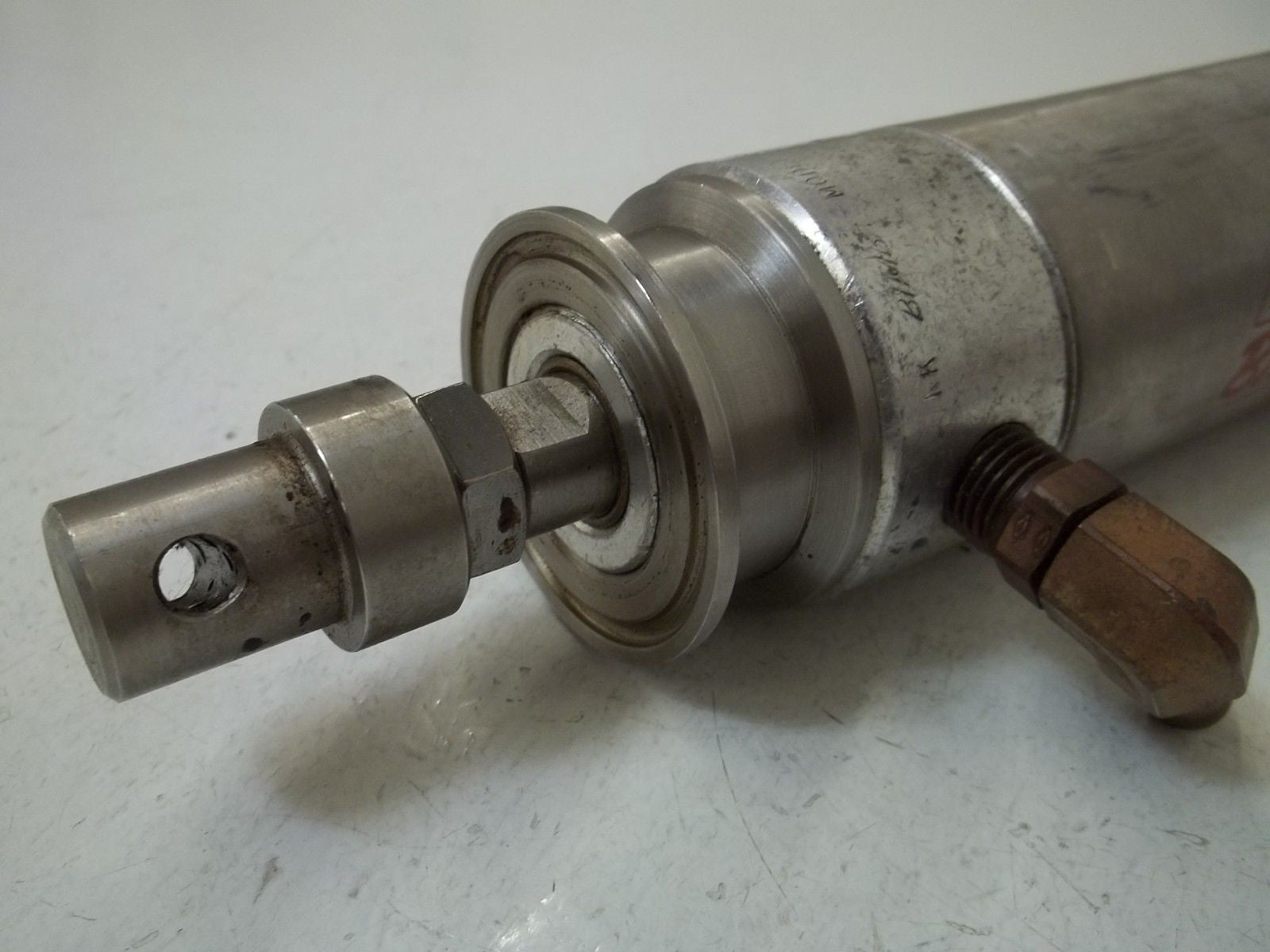BIMBA 313-DXP PNEUMATIC CYLINDER (AS PICTURED) *USED*