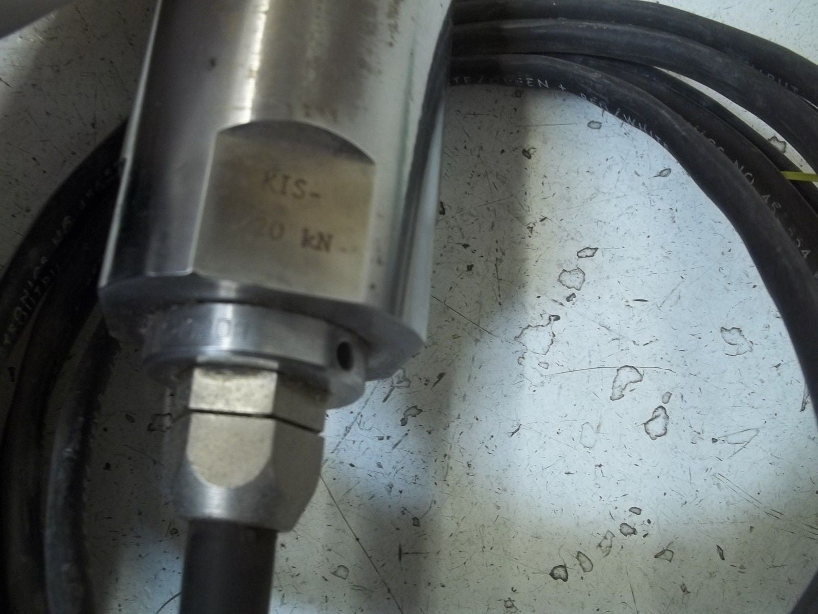 BLH ELECTRONICS KIS-220KN LOAD CELL *USED*