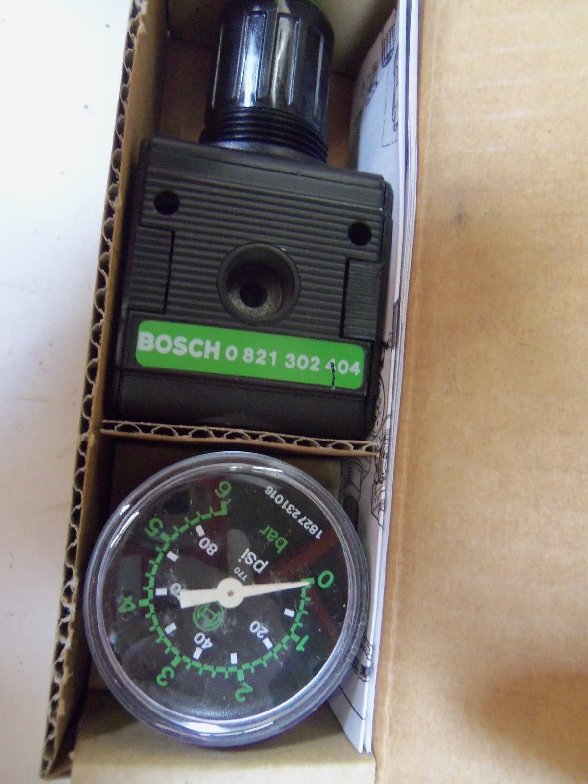 BOSCH 0 821 302 404 PRESSURE REGULATOR  *NEW IN BOX*
