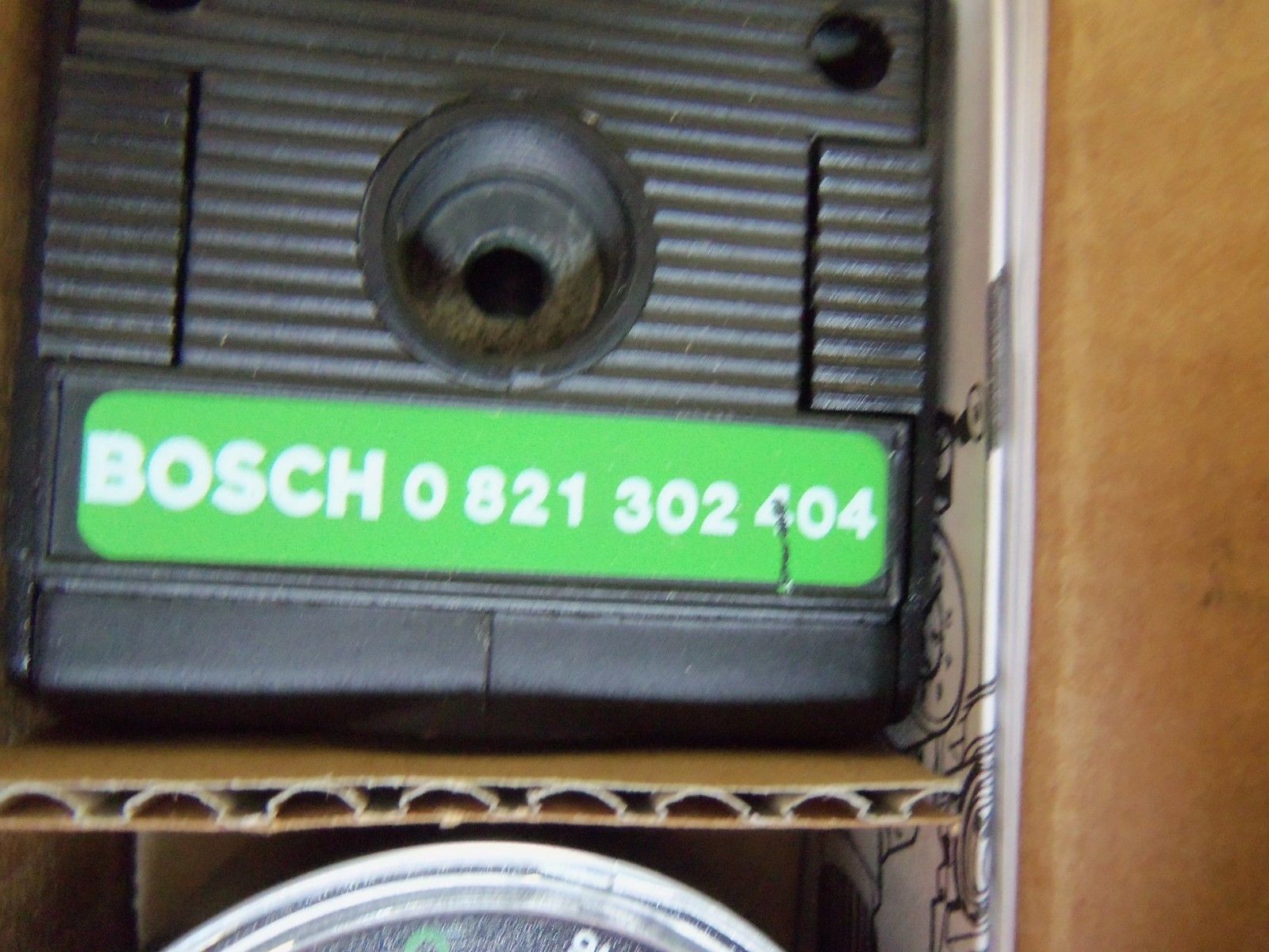 BOSCH 0 821 302 404 PRESSURE REGULATOR  *NEW IN BOX*