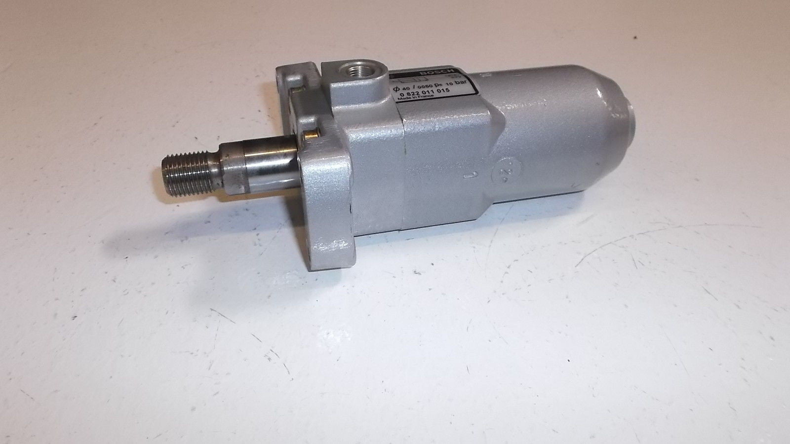 BOSCH 0-822-011-015 PNEUMATIC CYLINDER ACTUATOR *NEW NO BOX*