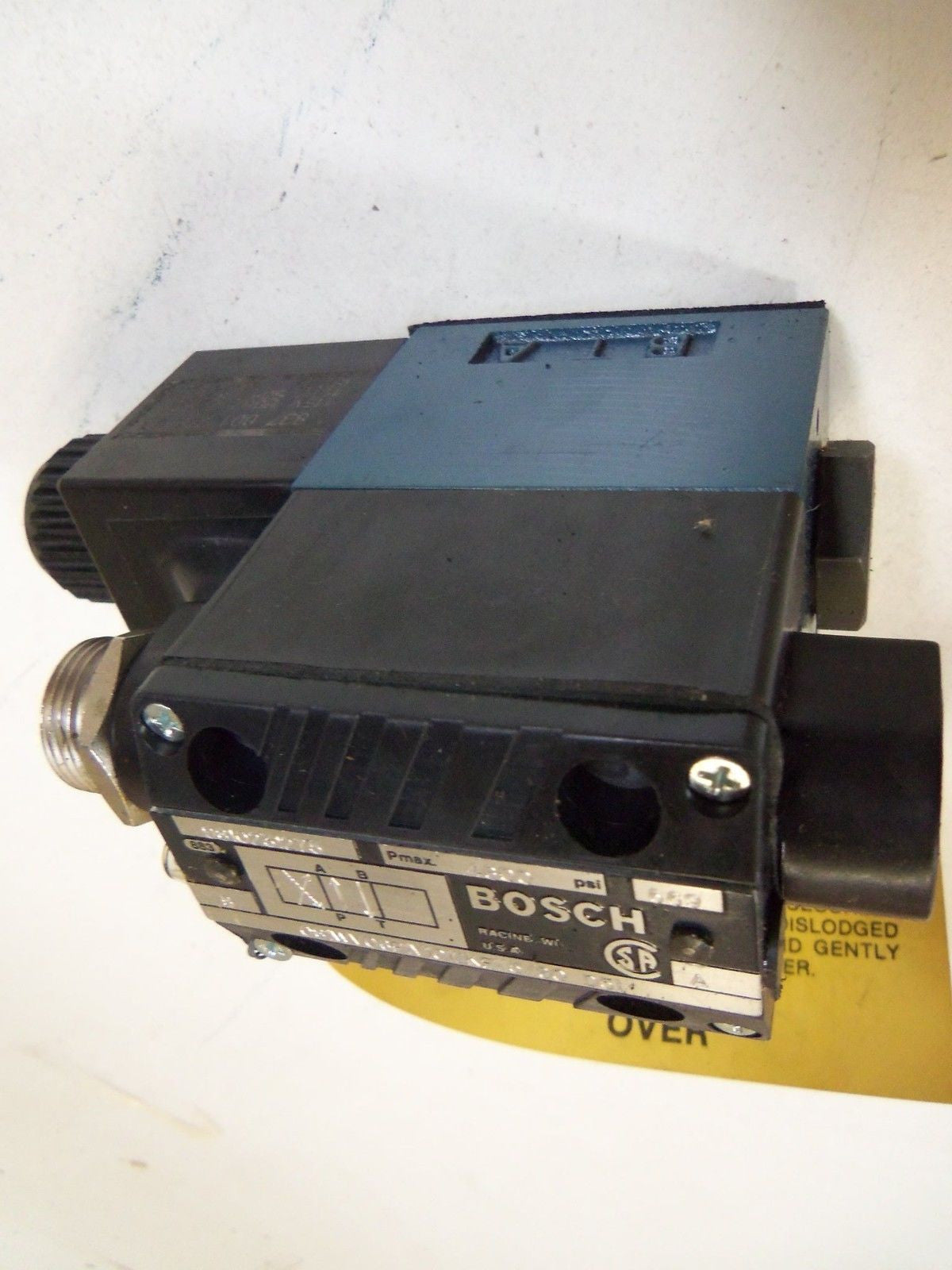 BOSCH FLUID POWER 9810231275 DIRECTIONAL CONTROL VALVE *NEW IN BOX*
