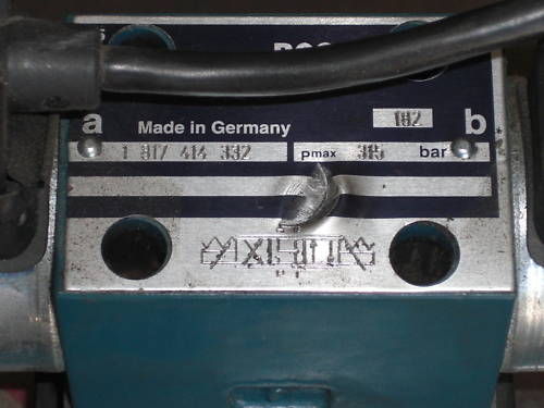 BOSCH HYDRAULIC VALVE 0811-404-984 *NEW*