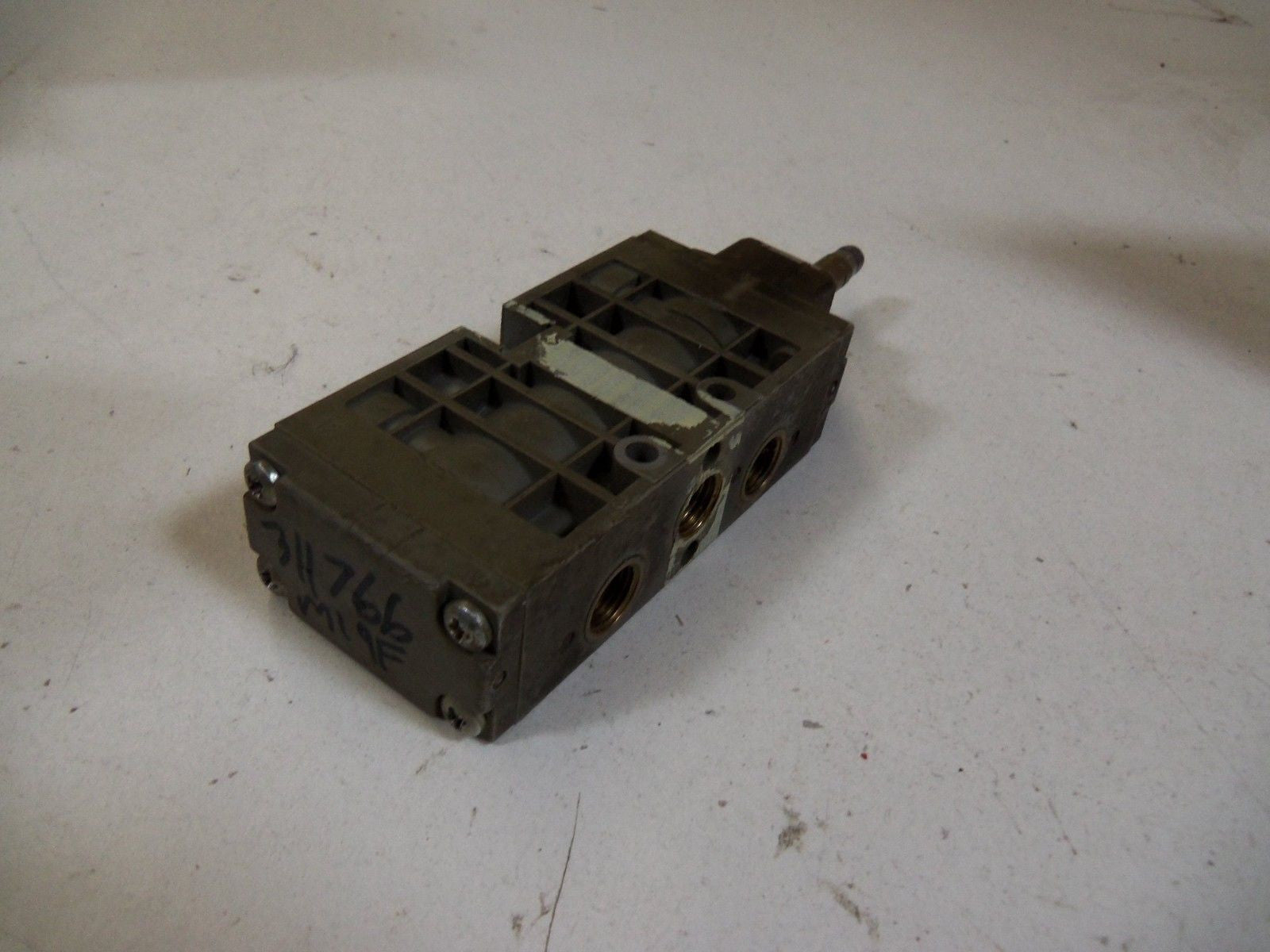 BOSCH SOLENOID 0 820 023 980 *USED*