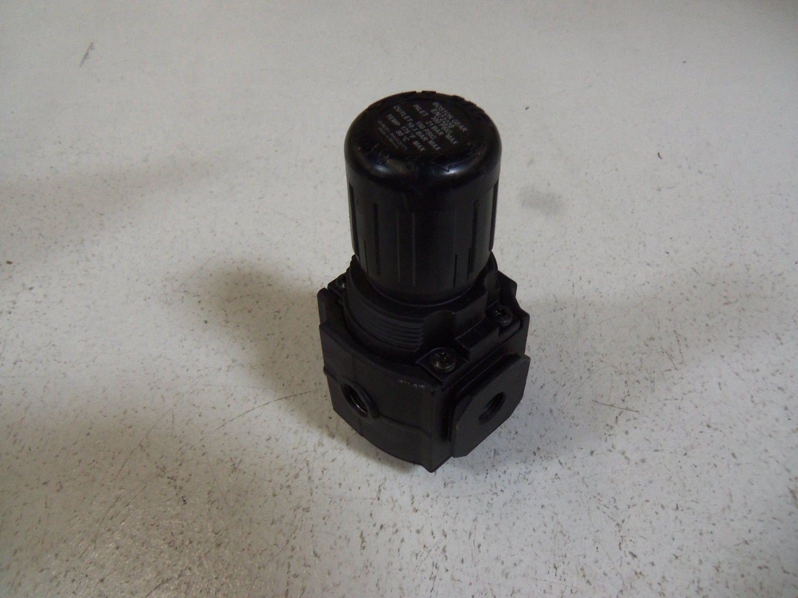 BOSTON GEAR EN72220 AIR REGULATOR *NEW NO BOX*