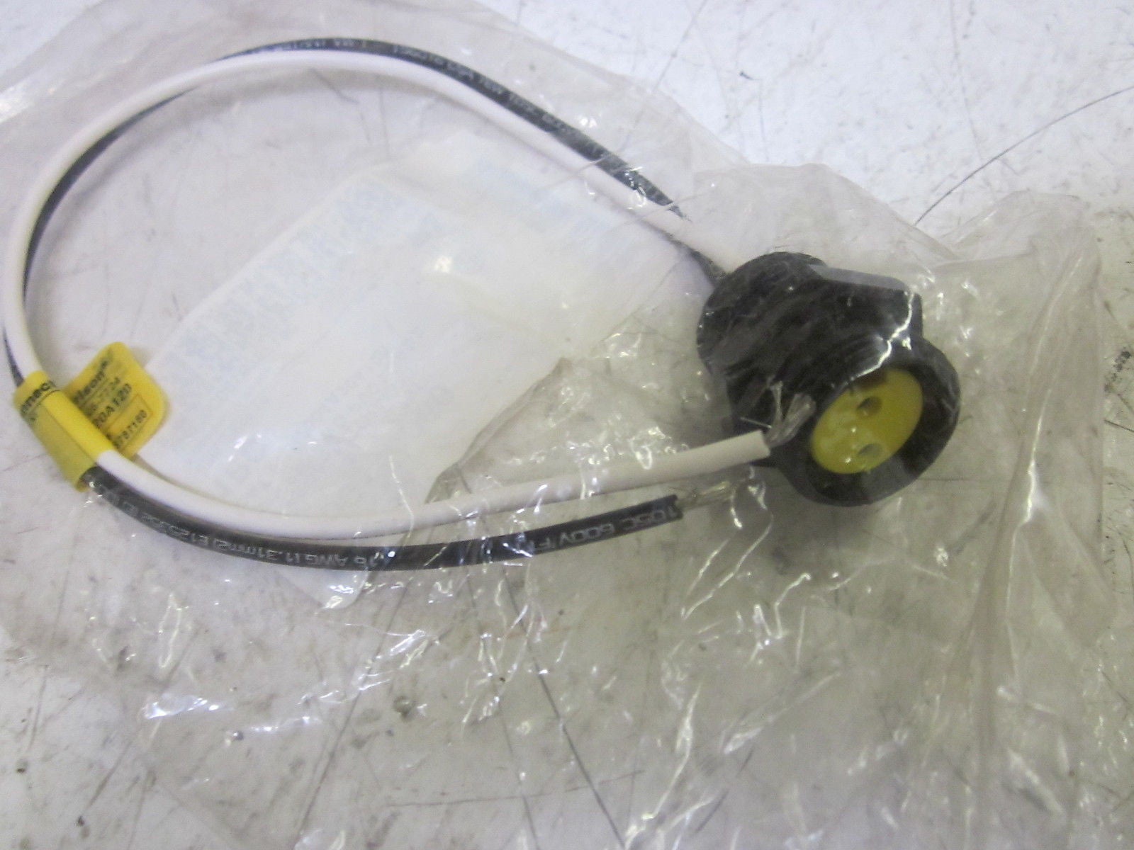 BRAD CONNECTIVITY 1R2004A20A120 FEMALE RECEPTACLE  *NEW IN A FACTORY BAG*