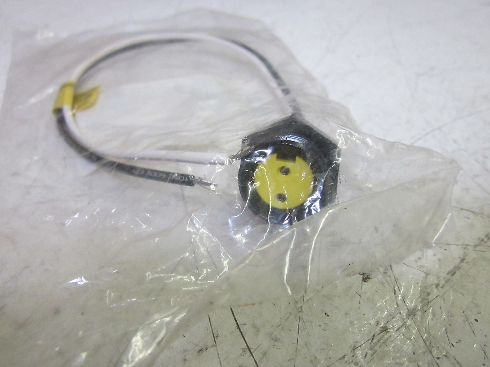BRAD CONNECTIVITY 1R2004A20A120 FEMALE RECEPTACLE  *NEW IN A FACTORY BAG*