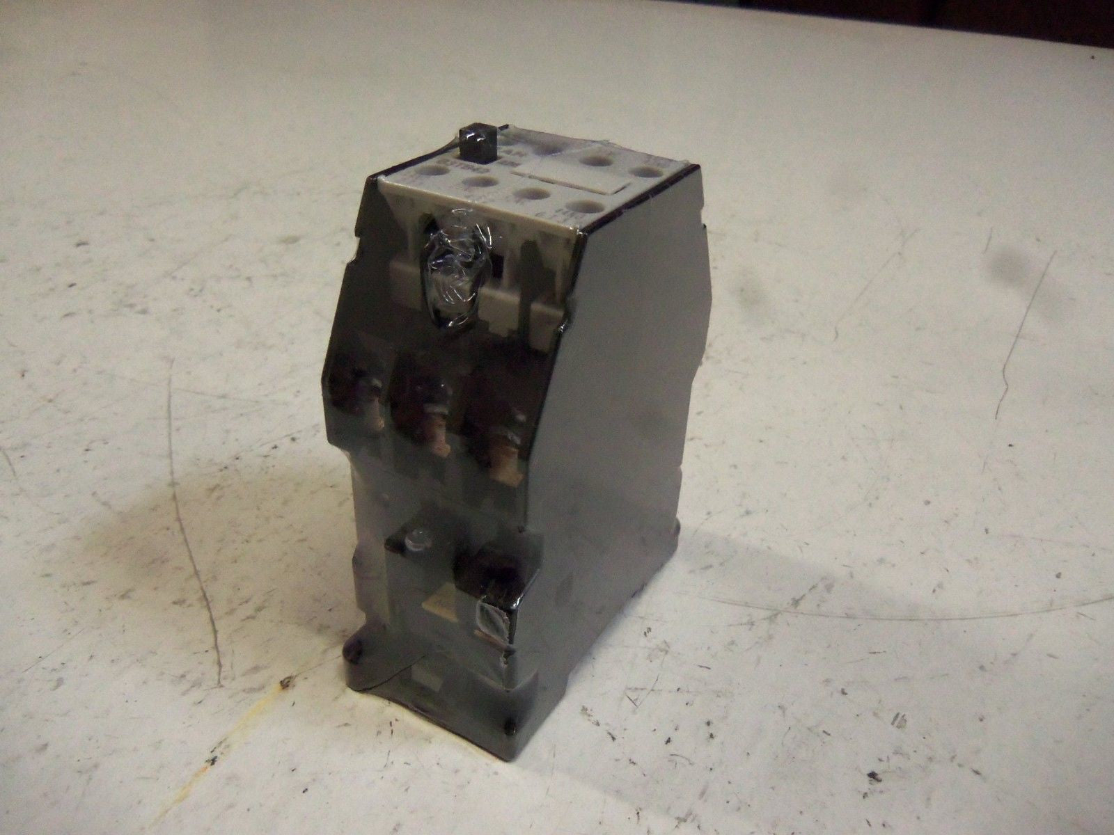 BRAH ELECTRIC B3TB4222 CONTACTOR *NEW IN BOX*