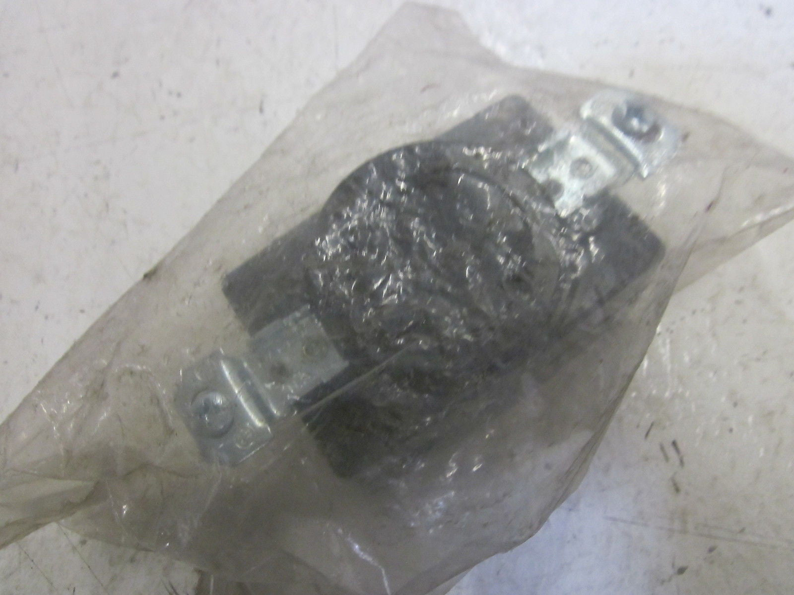 BRYANT 71030FR LOCKING RECEPTACLE 30A 125/250VAC *NEW IN A FACTORY BAG*