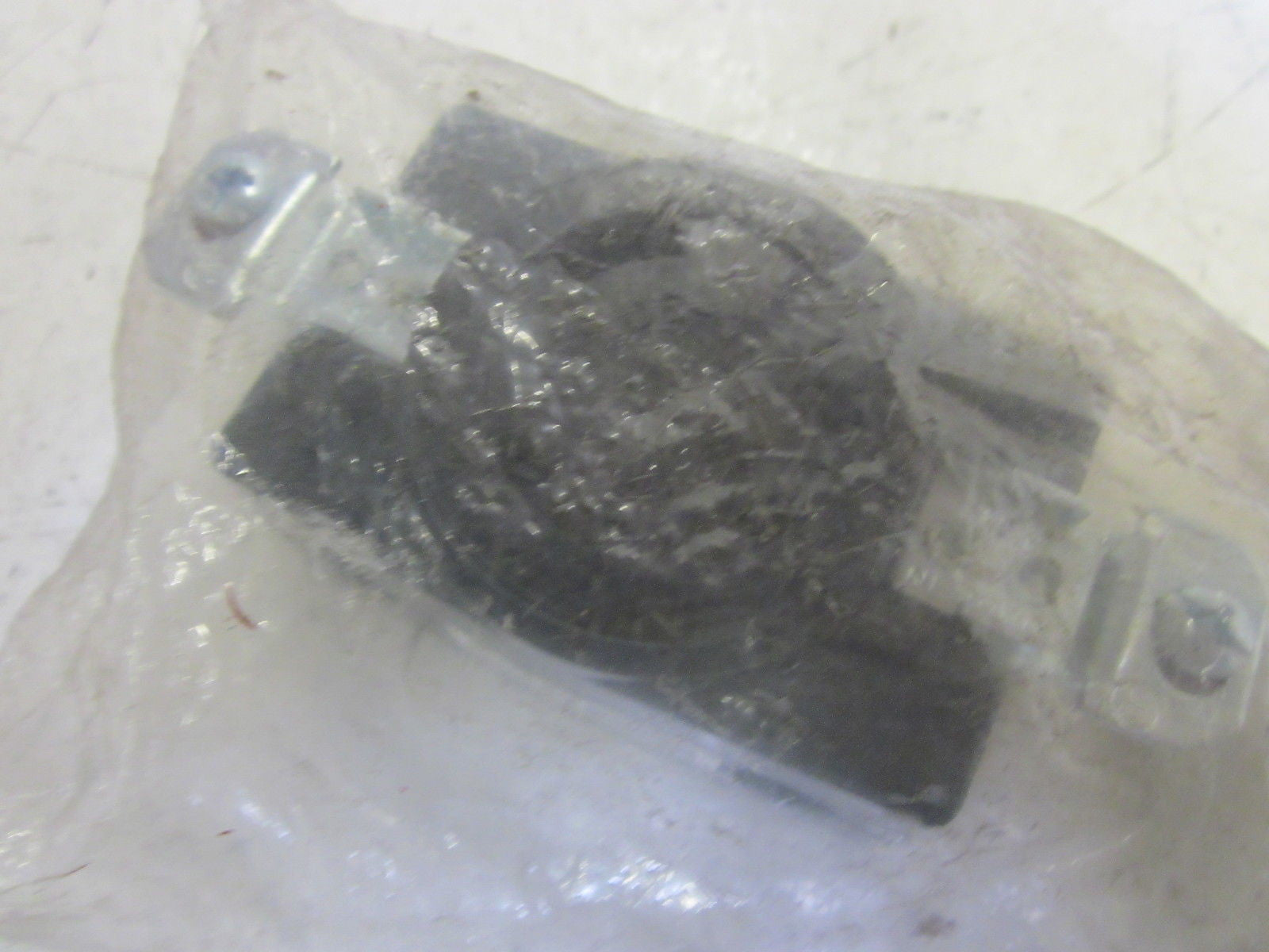 BRYANT 71030FR LOCKING RECEPTACLE 30A 125/250VAC *NEW IN A FACTORY BAG*