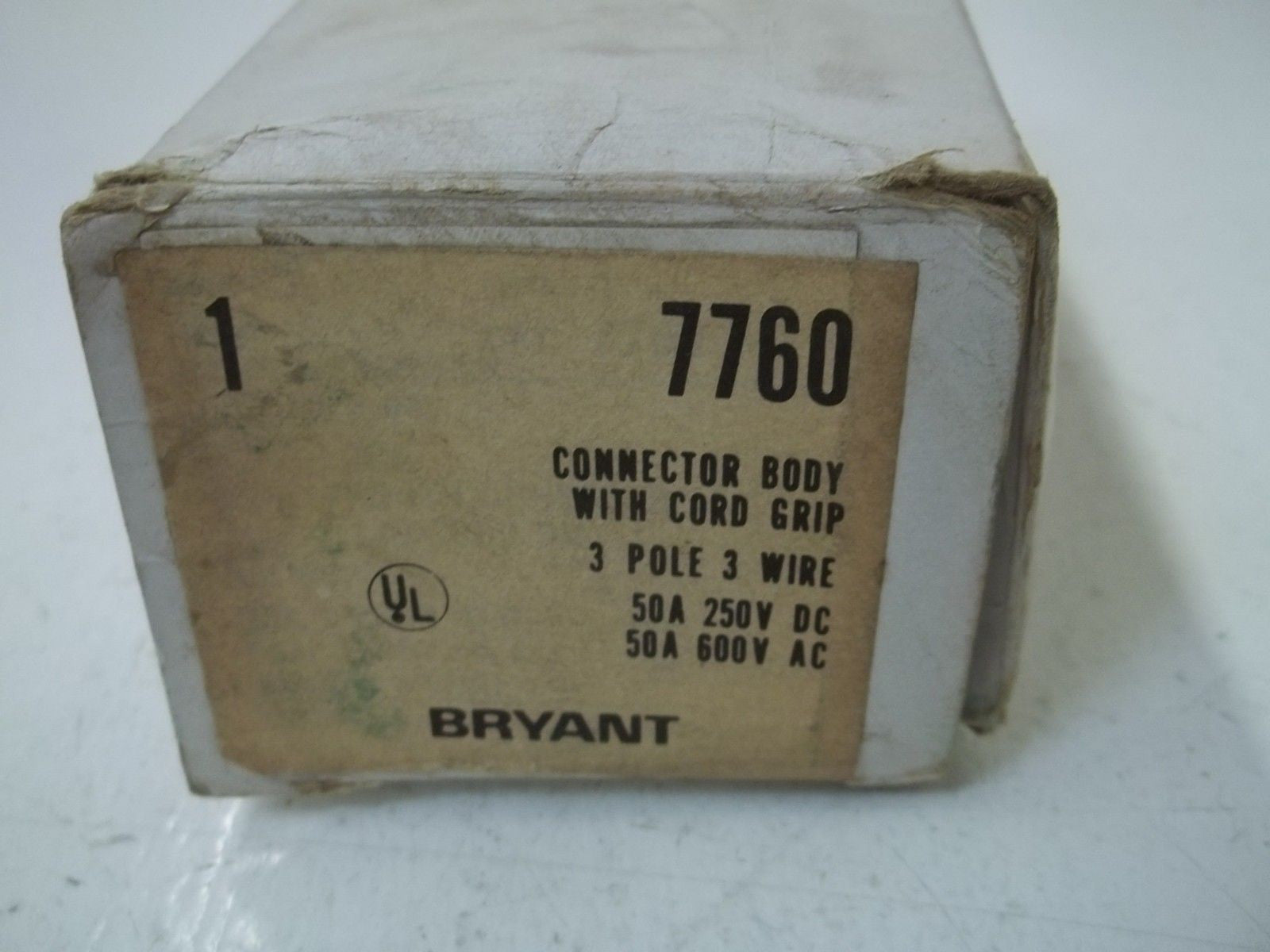 BRYANT 7760 CONNECTOR BODY WITH CORD GRIP *NEW IN BOX*