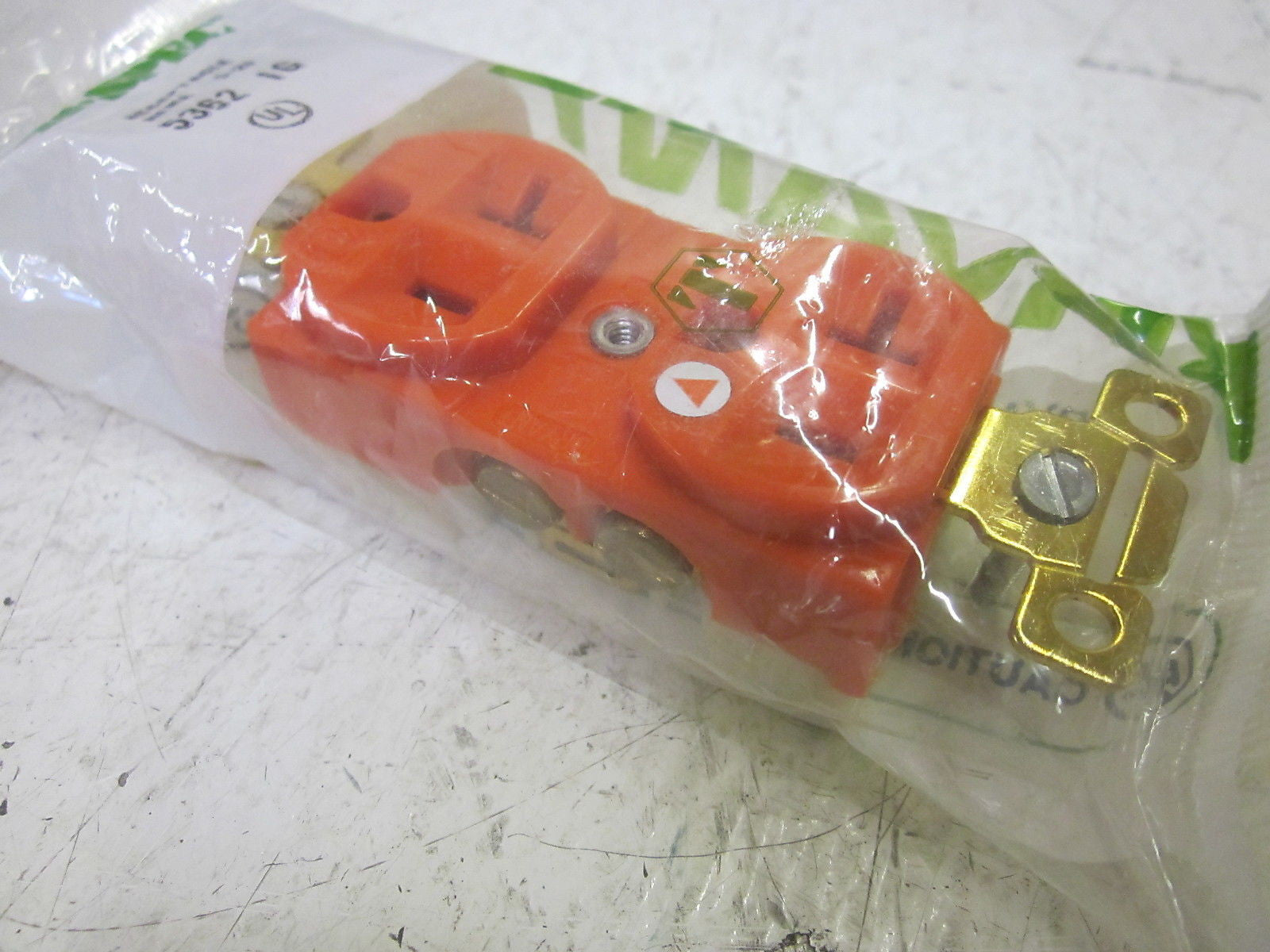 BRYANT TECH SPEC 5262 IG RECEPTACLE NEMA 5-20 *NEW IN A FACTORY BAG*