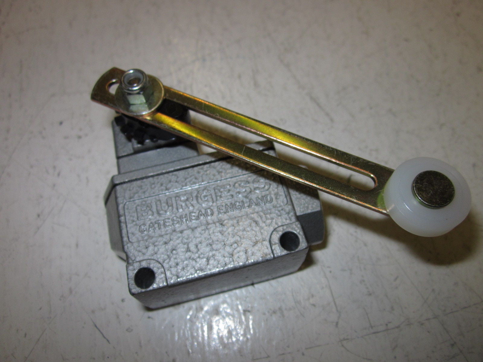 BURGESS C2V3HM6SLR-UL *NEW NO BOX*