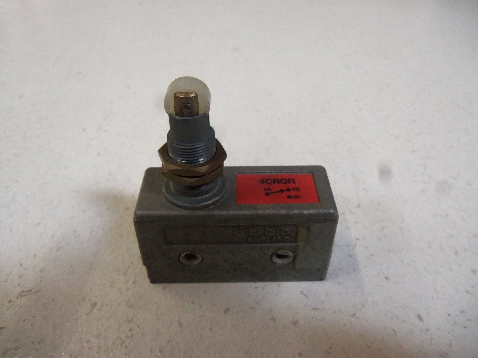 BURGESS LIMIT SWITCH 4CRQR *USED*
