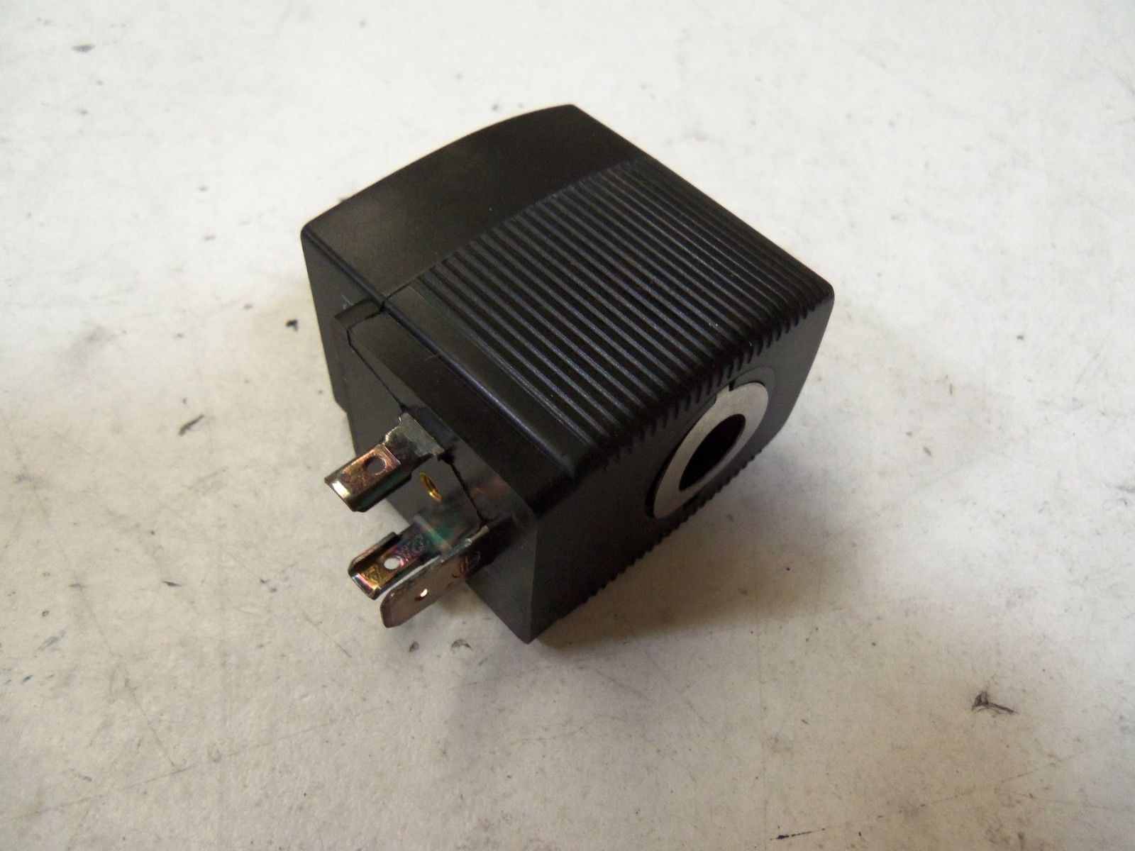 BURKERT 137716 W24LG *NEW NO BOX*