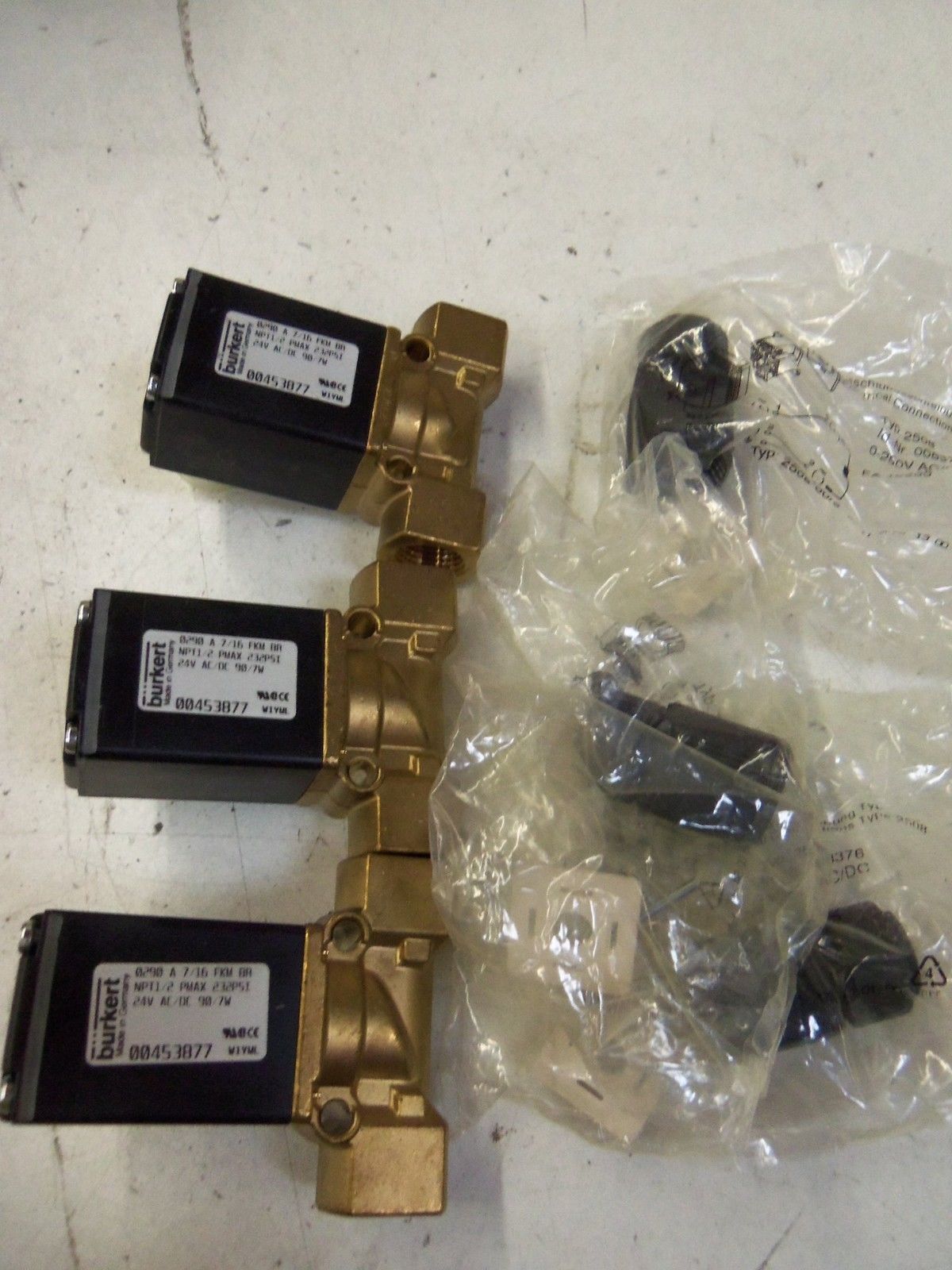 BURKERT LOT OF 3 00453877 *NEW IN BOX*
