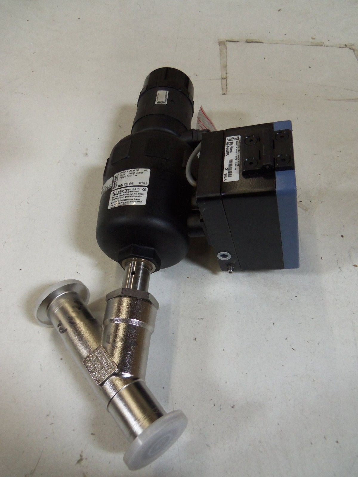 BURKERT REGULATING VALVE WITH POSITIONER *NEW NO BOX*