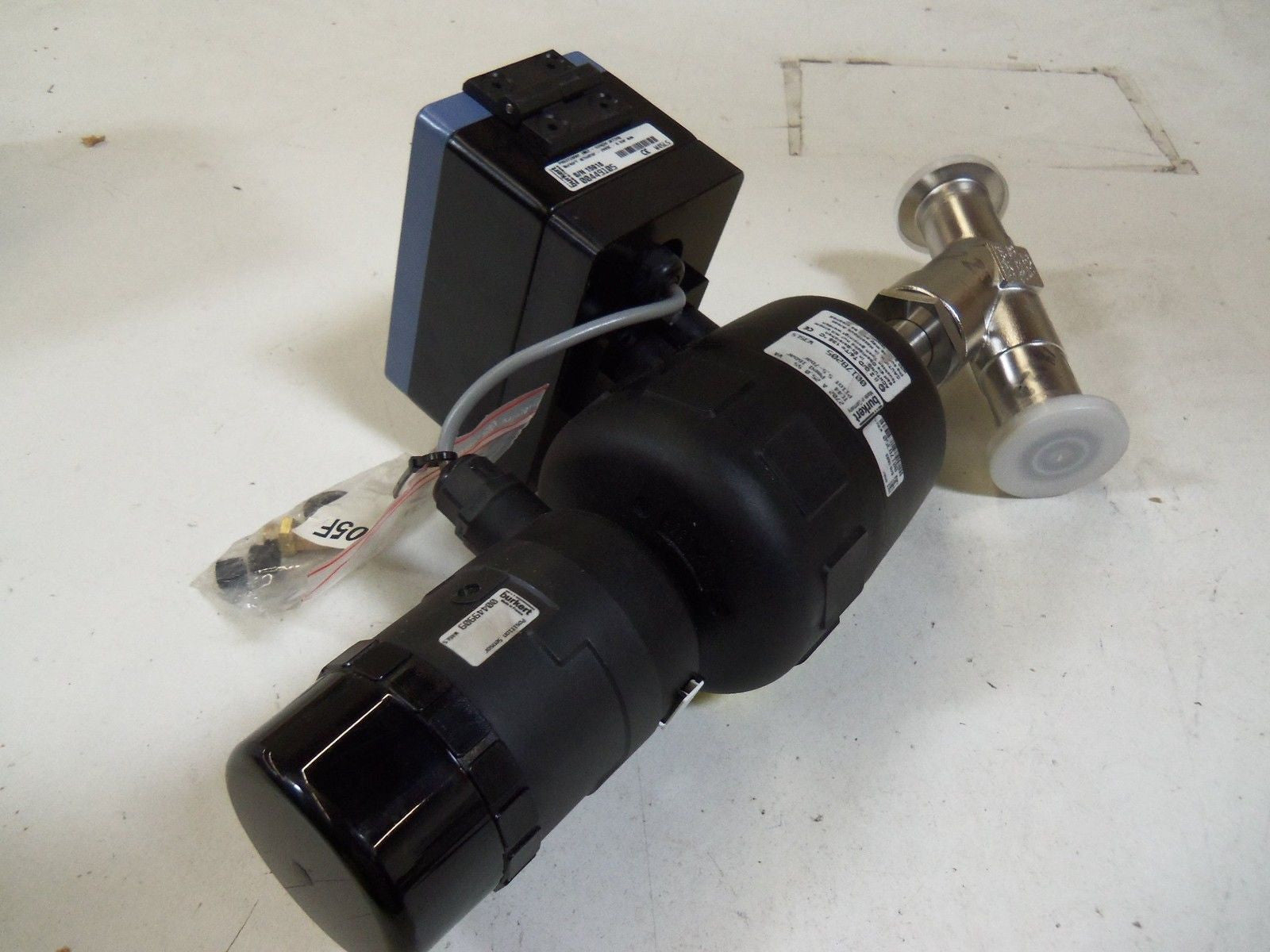 BURKERT REGULATING VALVE WITH POSITIONER *NEW NO BOX*
