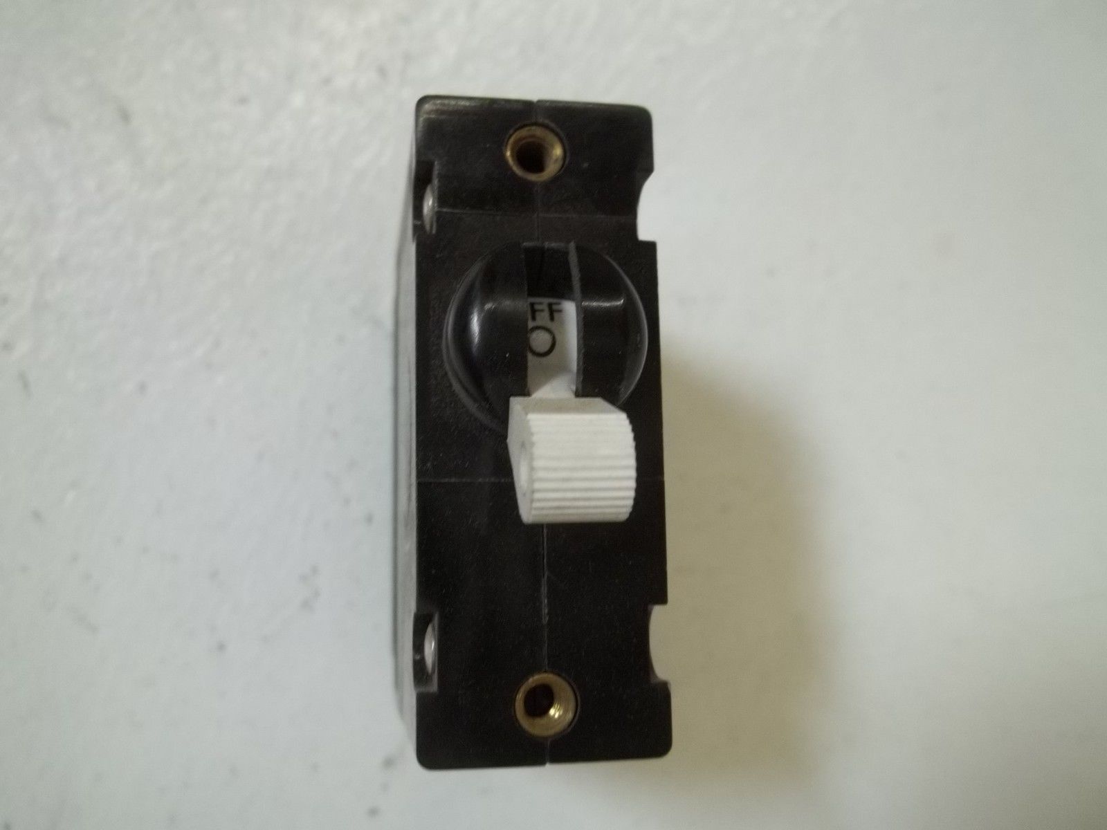 CARLING SWITCH 3XC64 1 POLE CIRCUIT BREAKER *USED*