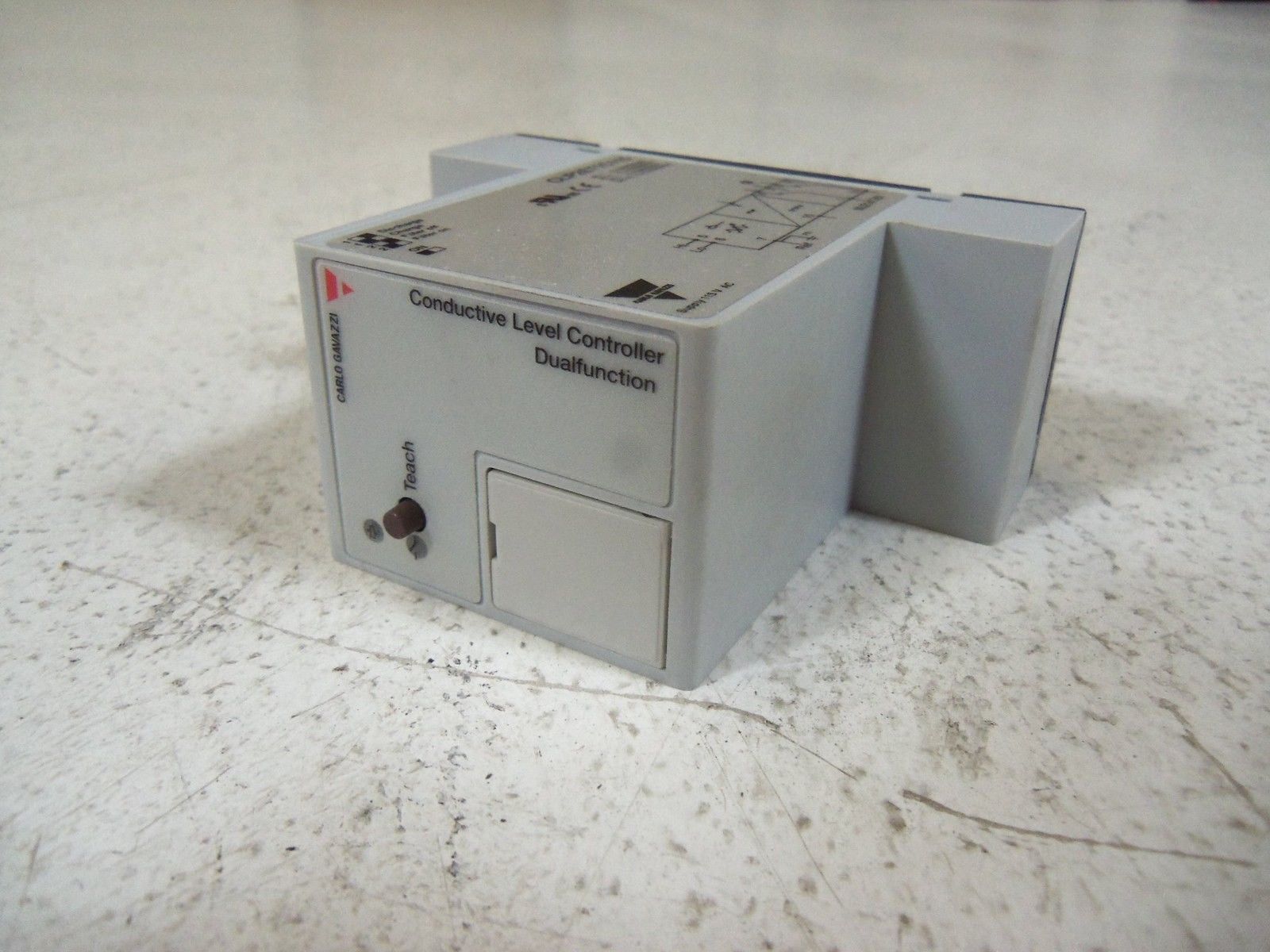 CARLO GAVAZZI CONDUCTIVE LEVEL CONTROLLER CLP2ET1C115 *USED*
