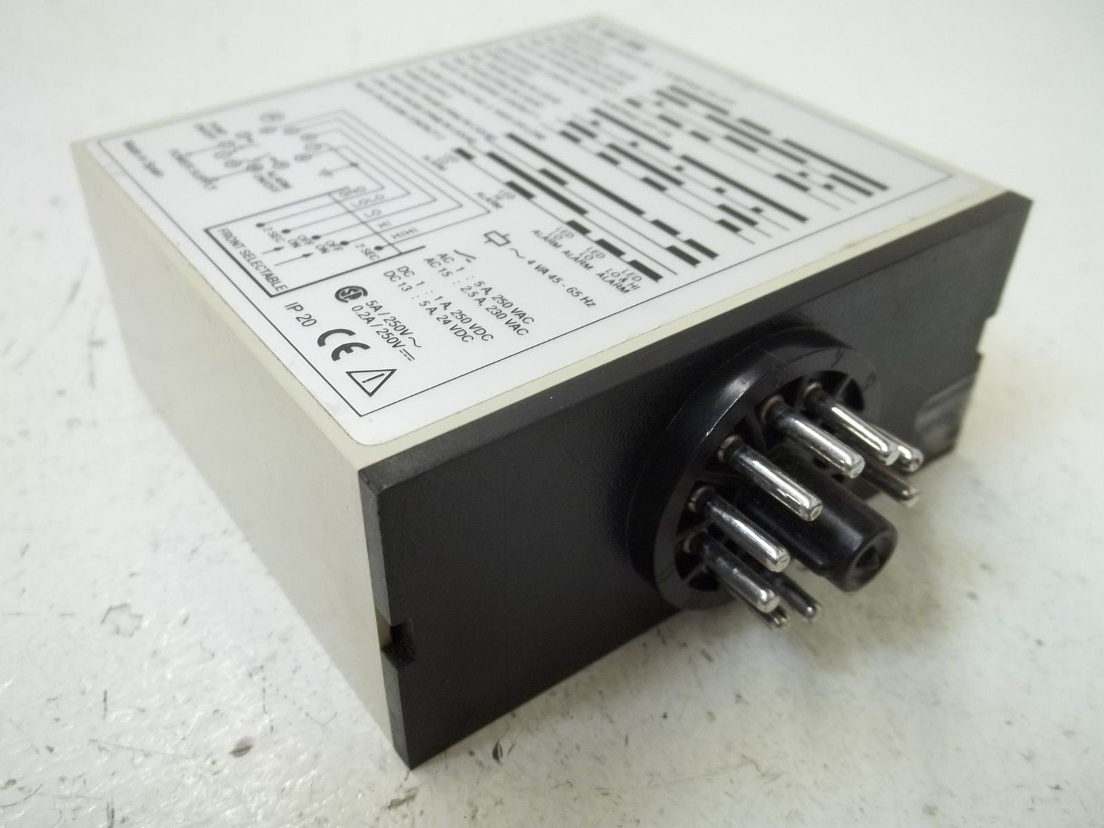 CARLOS GAVAZZI S197256115 LEVEL CONTROL 115VAC *USED*