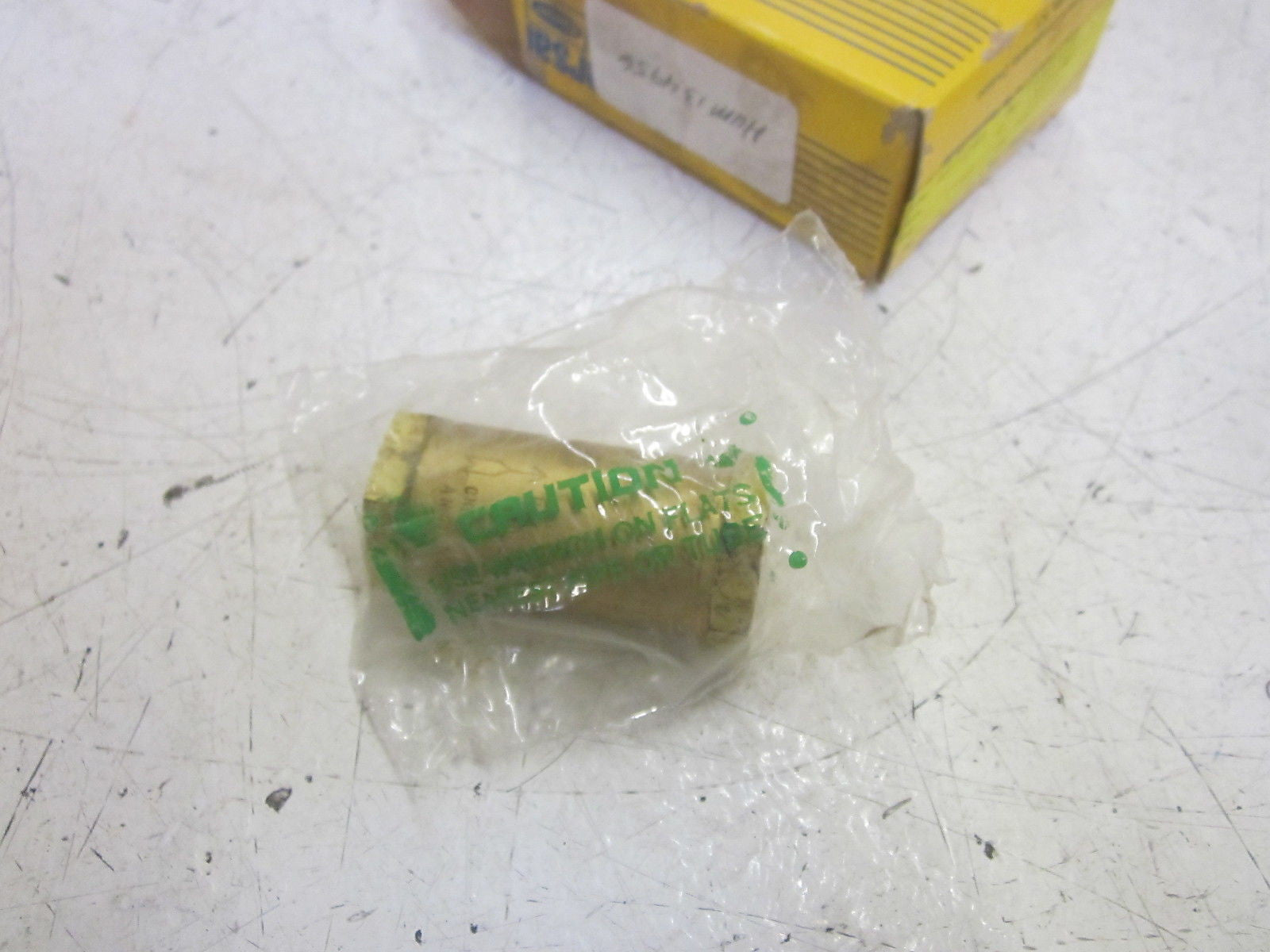 CARRIER 19DG660002 CHECK VALVE  *NEW IN BOX*