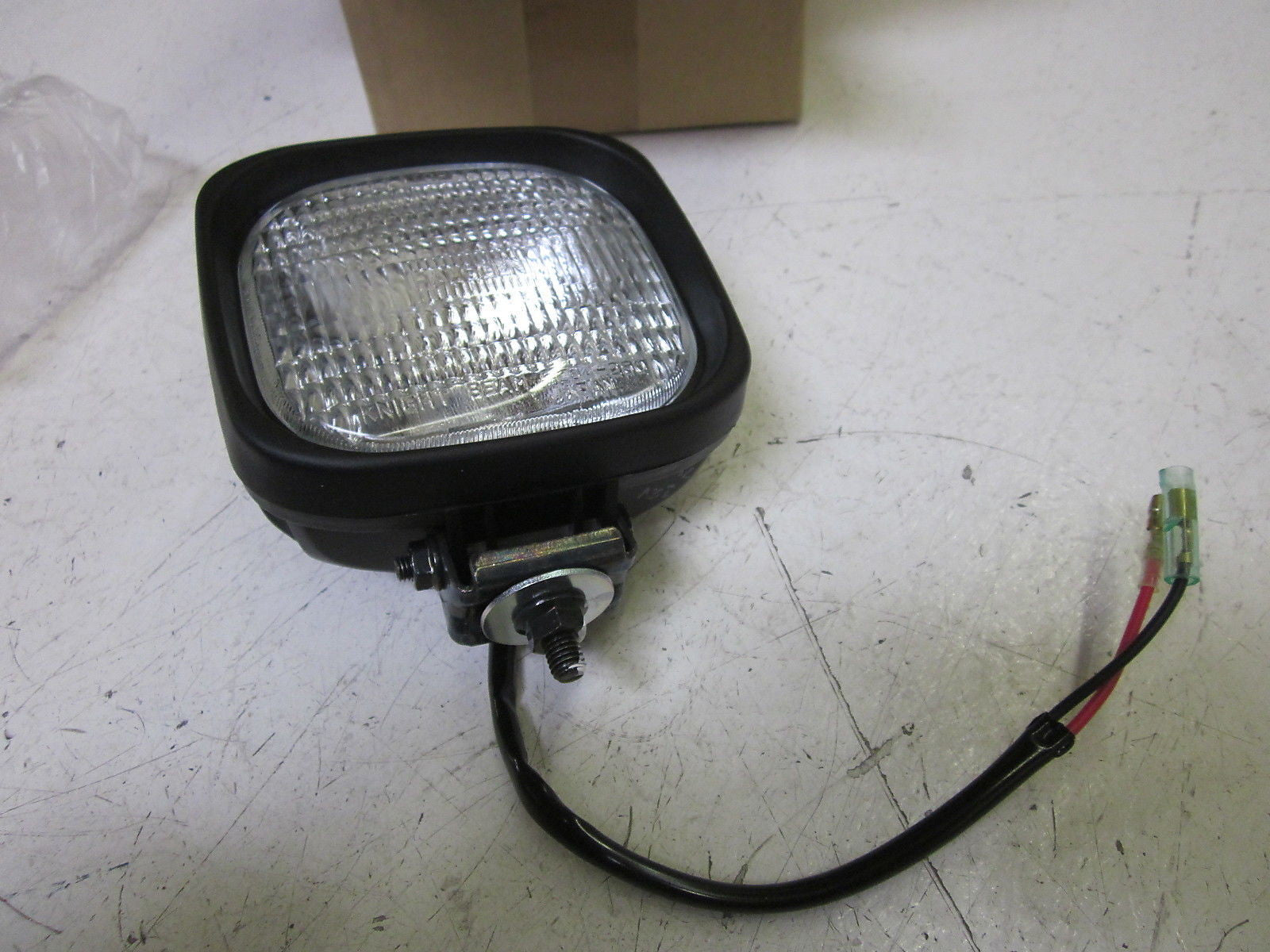 CAT 0510105400 LAMP HEAD 12V *NEW IN BOX*