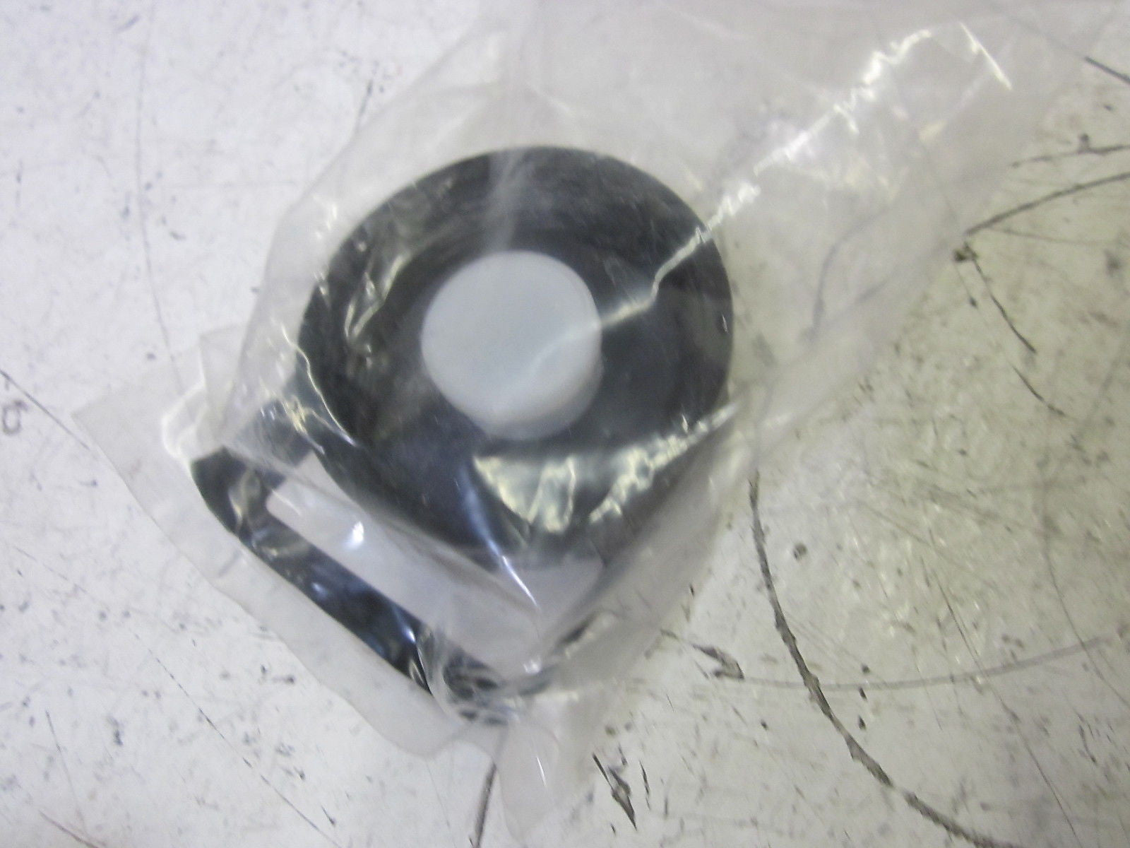 CAT 9136410600 FUEL CAP  *NEW IN A FACTORY BAG*