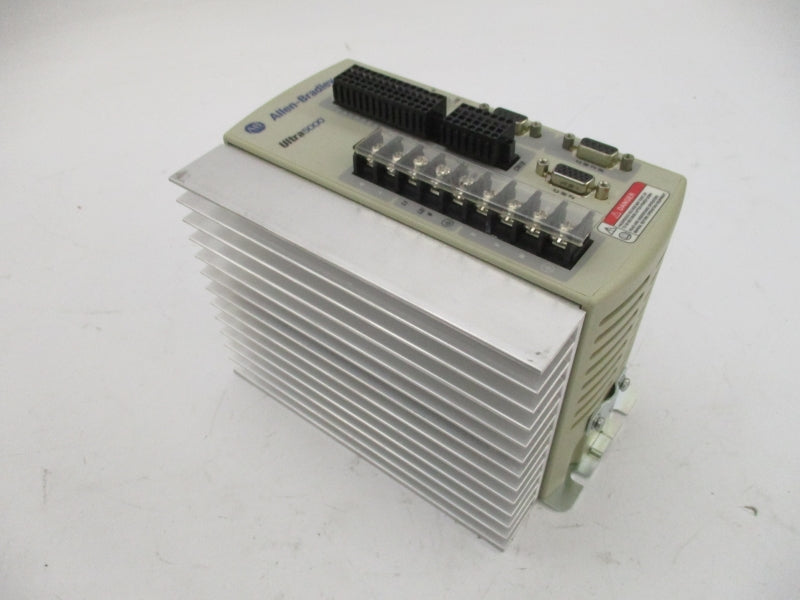ALLEN BRADLEY 2098-IPD-010 SER. B F/W V1.10 120/240VAC 15A NUPI