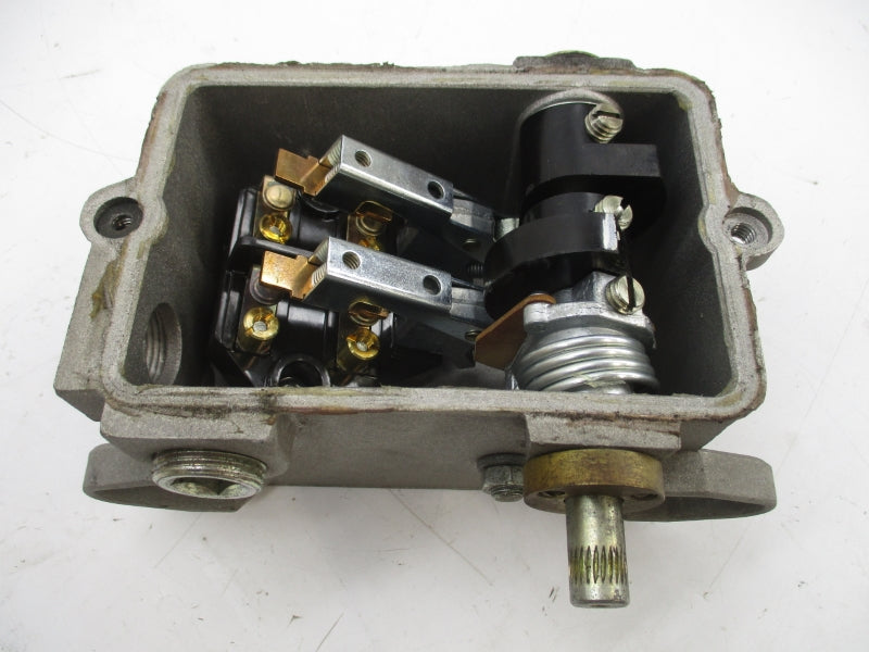 JOSLYN CLARK HLD-11 600VAC 25A (AS PICTURED) NSNP