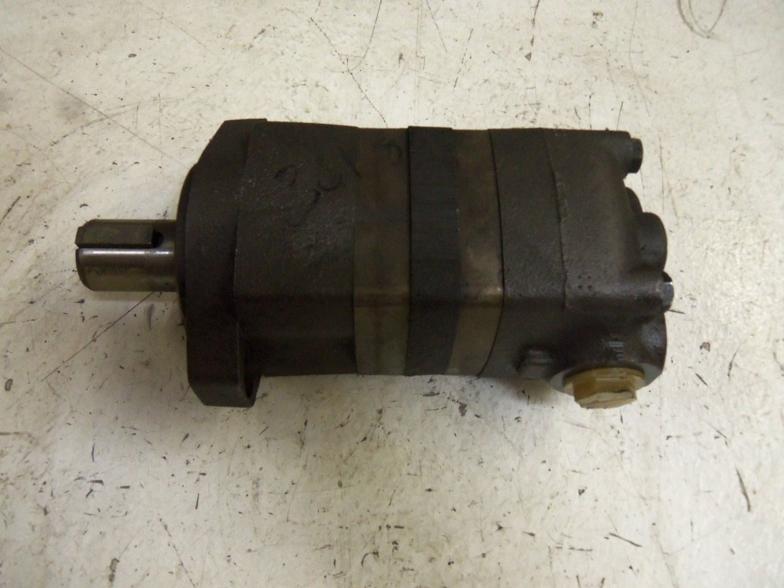 CHAR-LYNN 104-1061-006 MOTOR *USED*