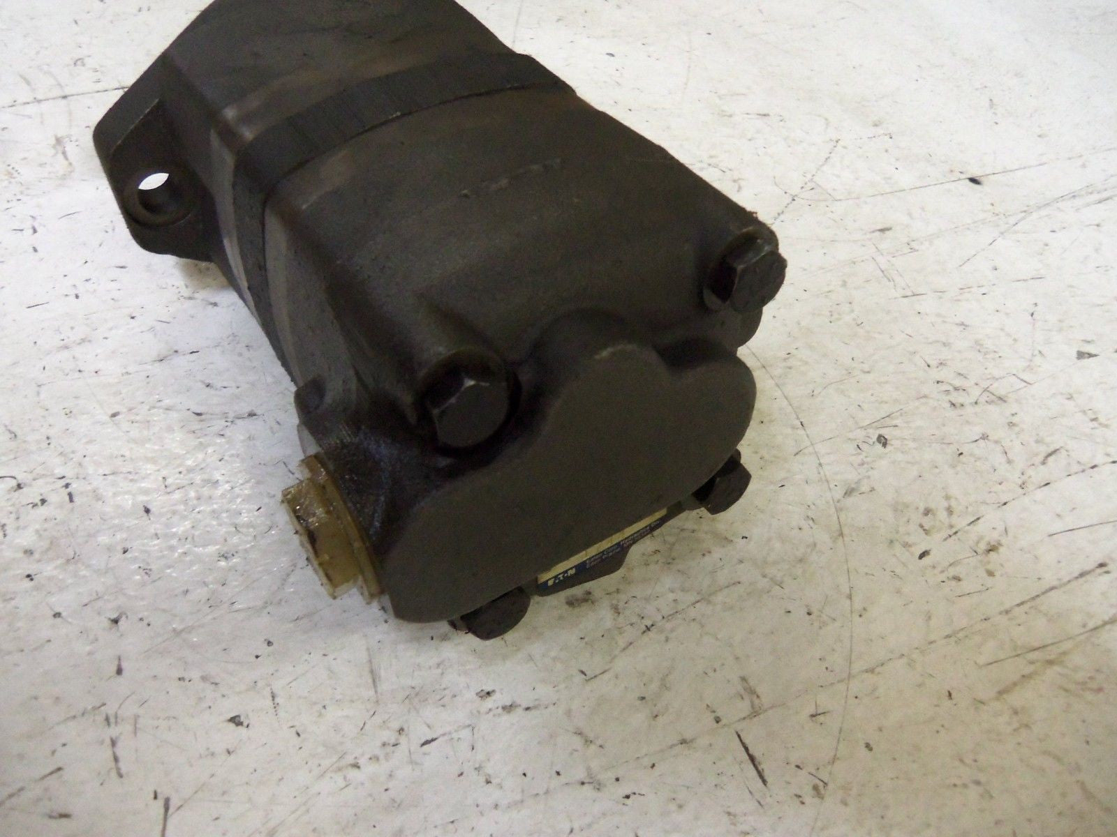 CHAR-LYNN 104-1061-006 MOTOR *USED*