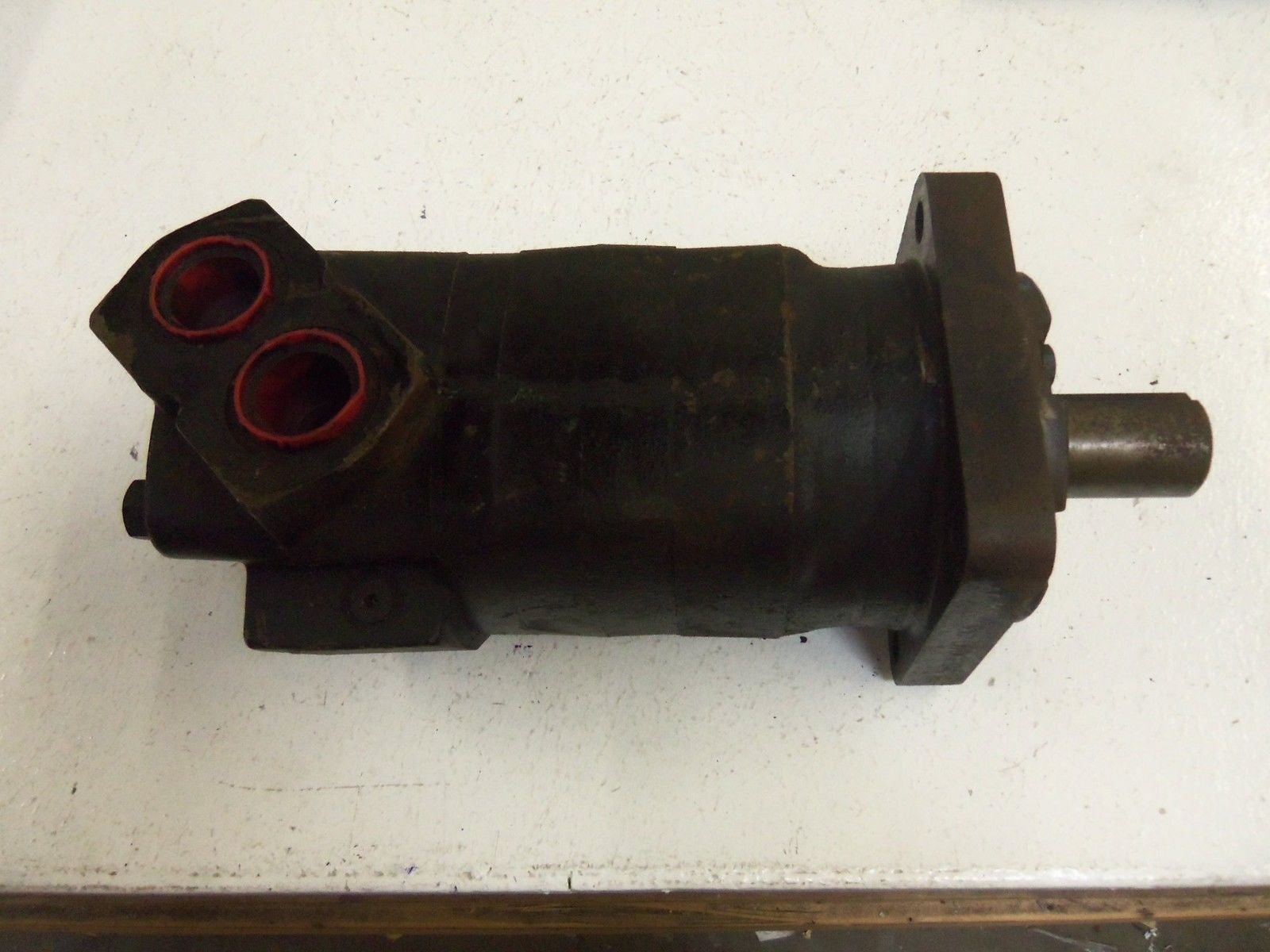 CHAR-LYNN 1121068 MOTOR *USED*