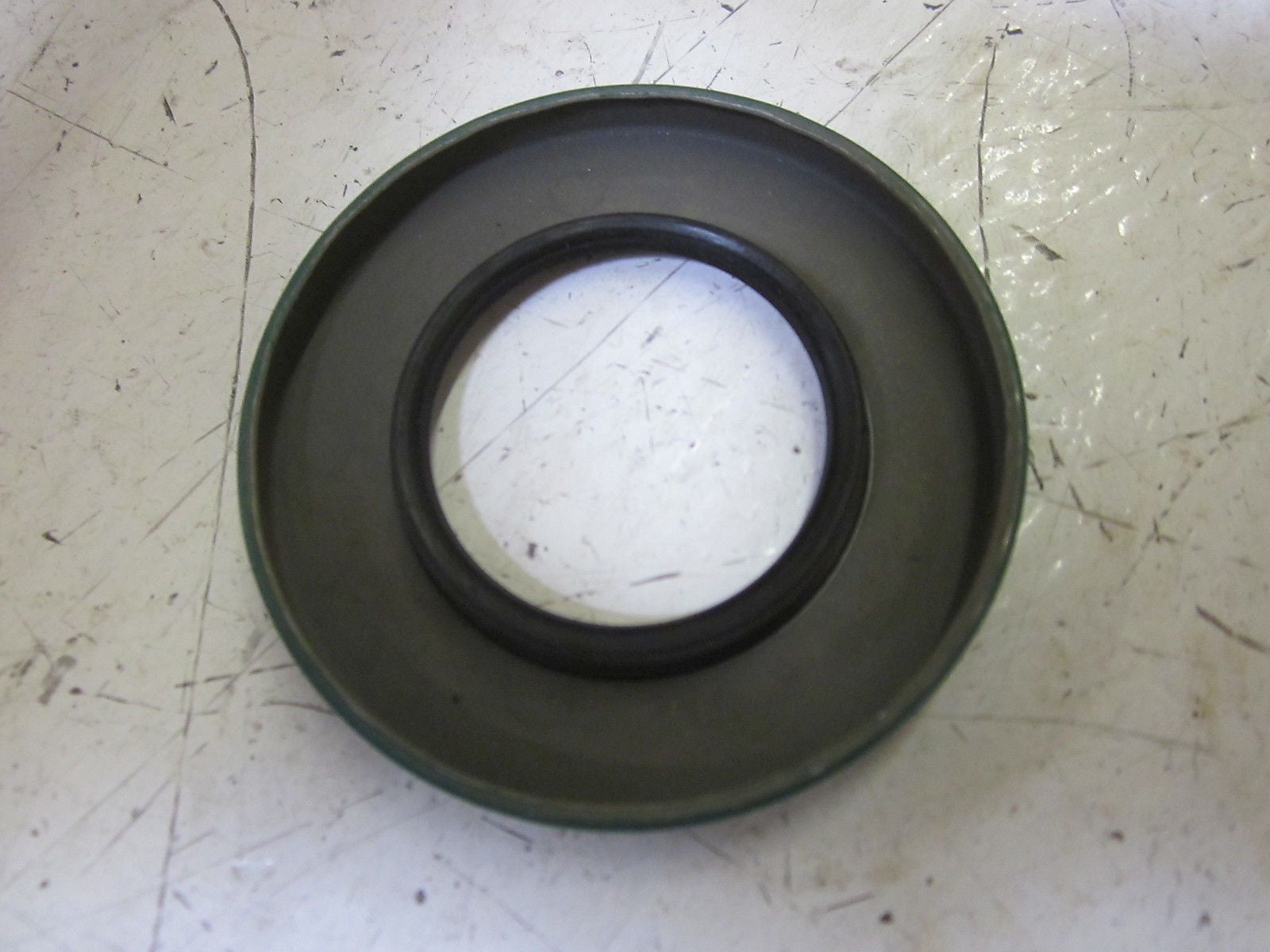 CHICAGO RAWHIDE 12577 OIL SEAL *NEW IN BOX*