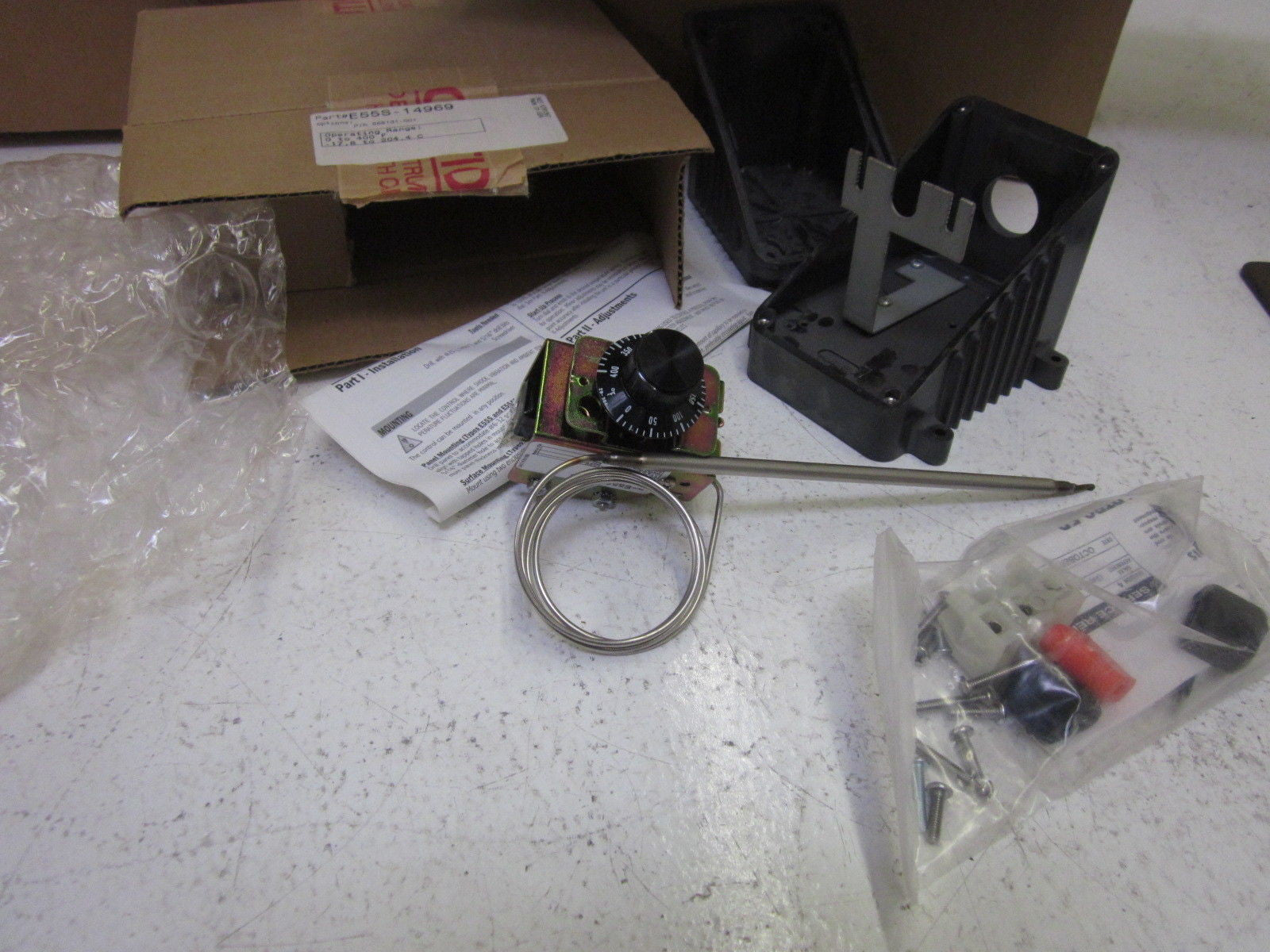CHROMALOX 389600 *NEW IN BOX*