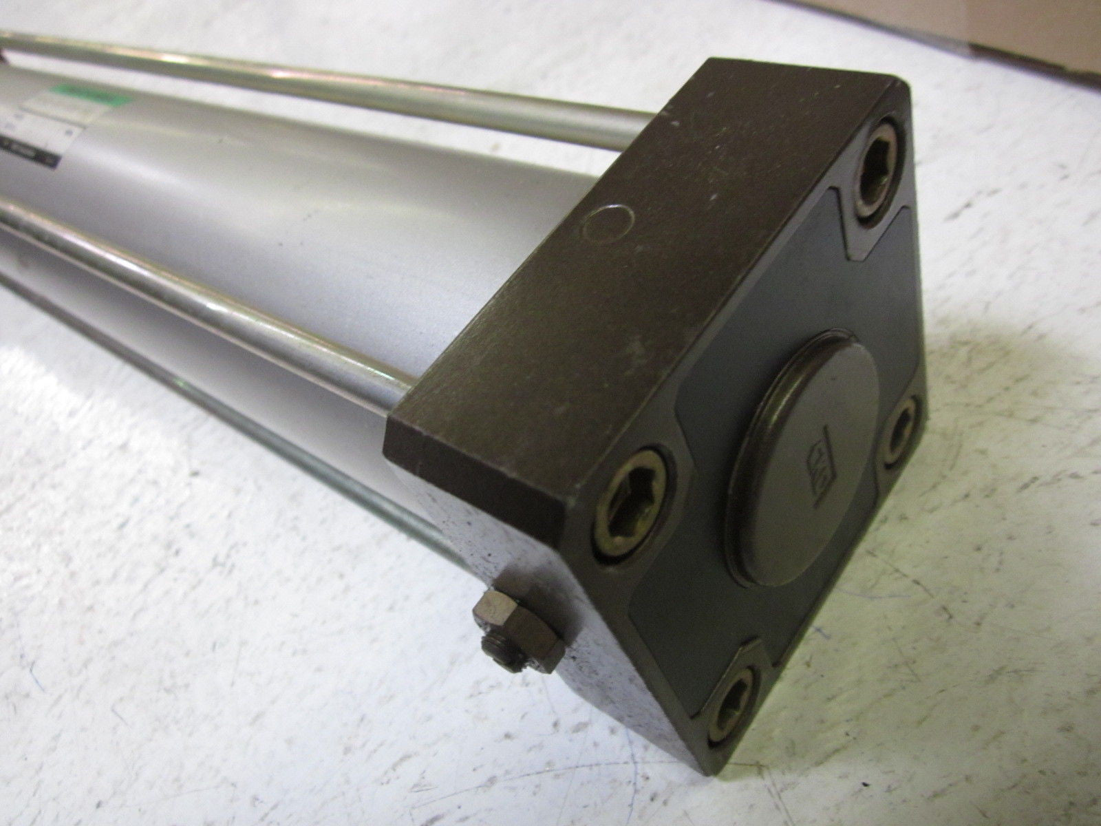 CKD CYLINDER SCA2-00-63B-305 *USED*