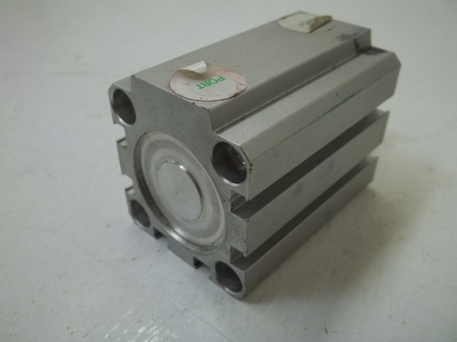 CKD CYLINDER SSD-L-32-30 *USED*