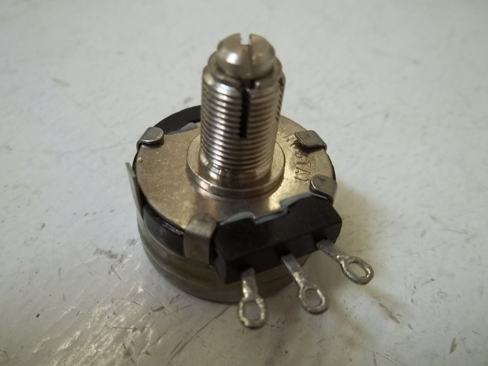 CLAROSTAT RV4LAYSA253A POTENTIOMETER *NEW IN BOX*