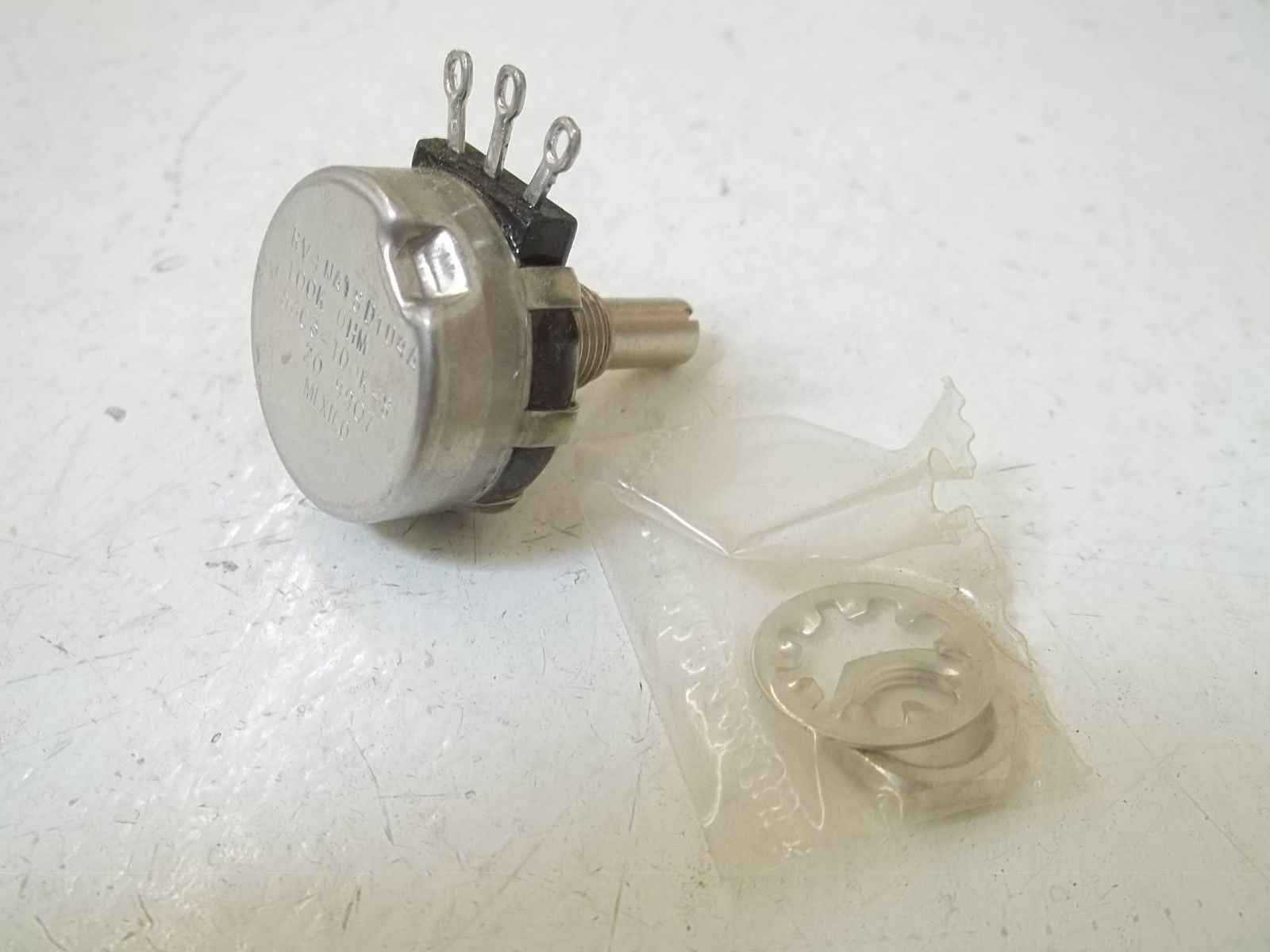 CLAROSTAT RV4NAYSD104A 53C3-100K-S POTENTIOMETER 100K OHMS *NEW IN BOX*