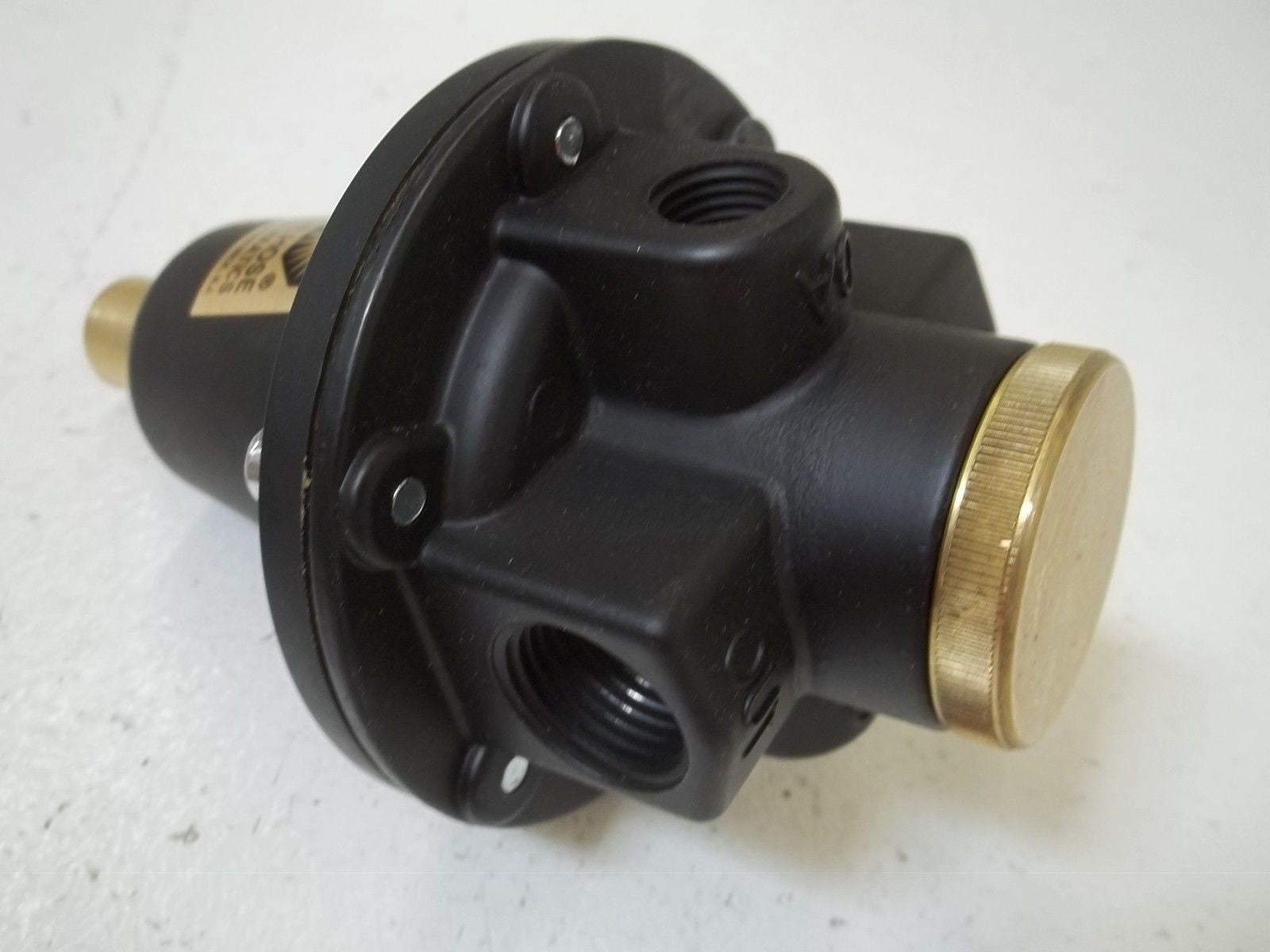 COILHOSE PNEUMATIC 8804K 1/2" REGULATOR TAMPERPROOF *NEW IN BOX*