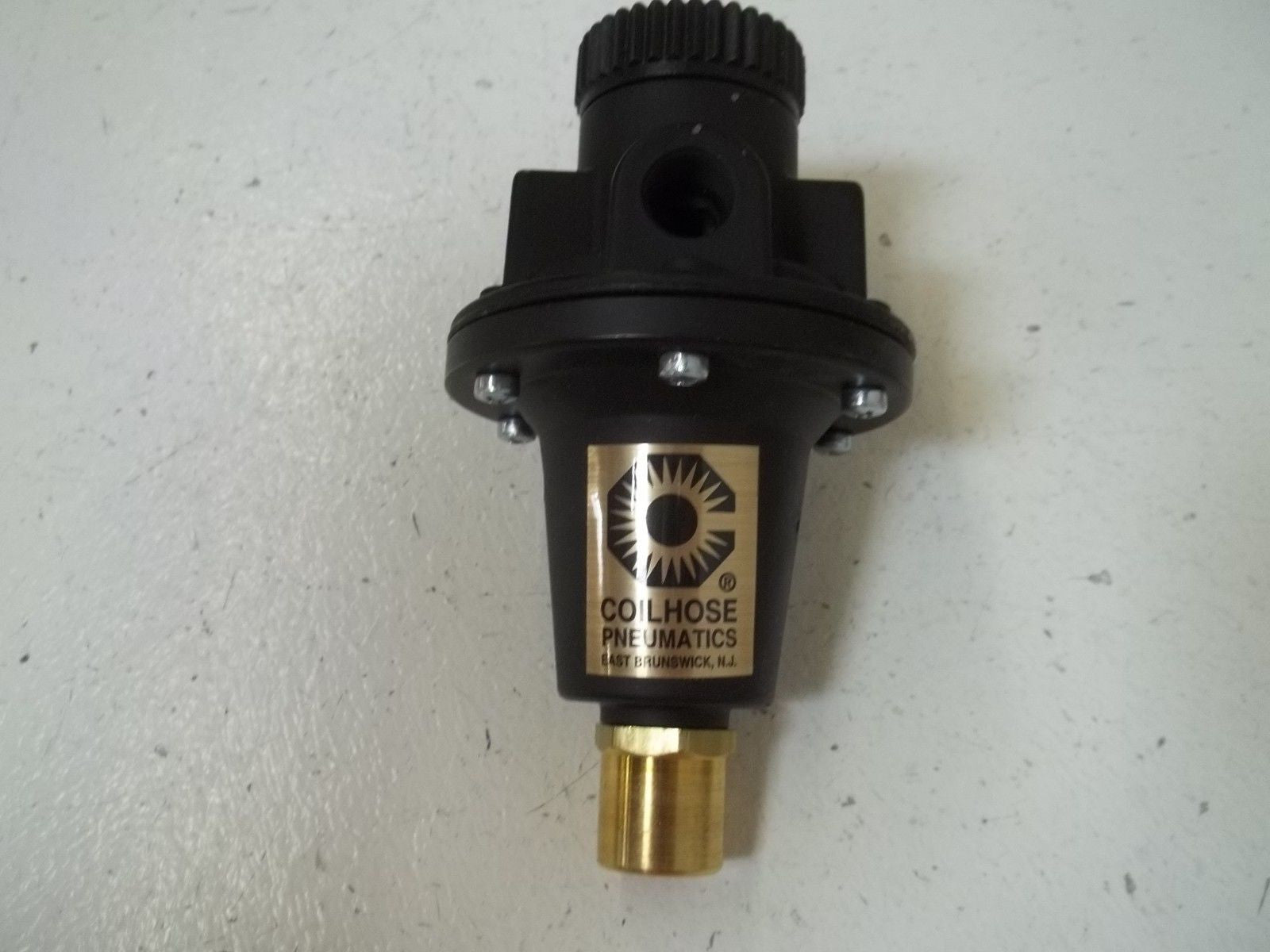 COILHOSE PNEUMATIC 8802KH 1/4" REGULATOR TAMP.PROOF 0-250 *NEW IN BOX*