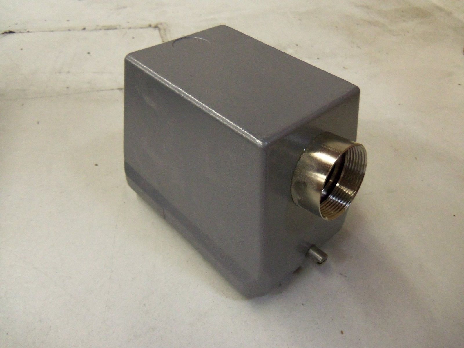 CONTACT CONNECTORS C9940P04 *NEW IN BOX*