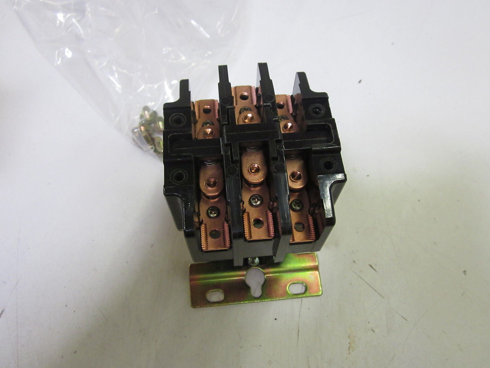 CONTACTOR 032 349 *NEW NO BOX*
