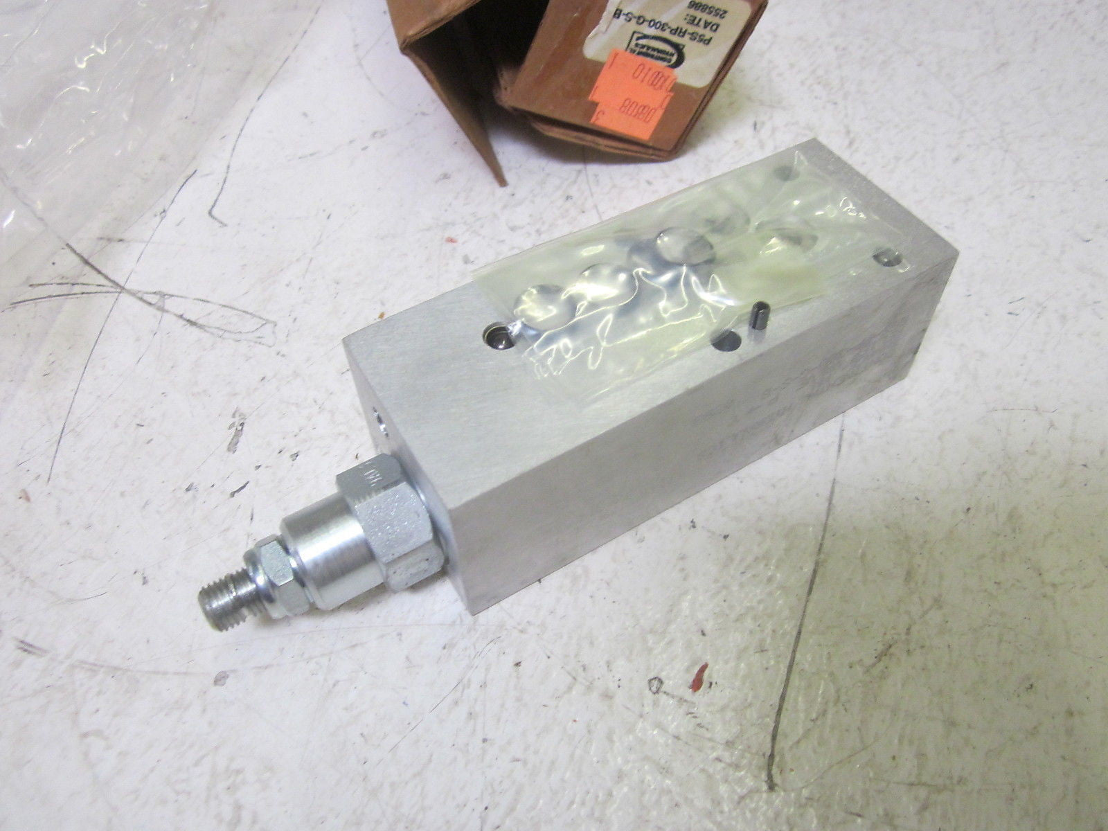 CONTINENTAL HYDRAULICS P5S-RP-300-G-S-B RELIEF VALVE  *NEW IN BOX*