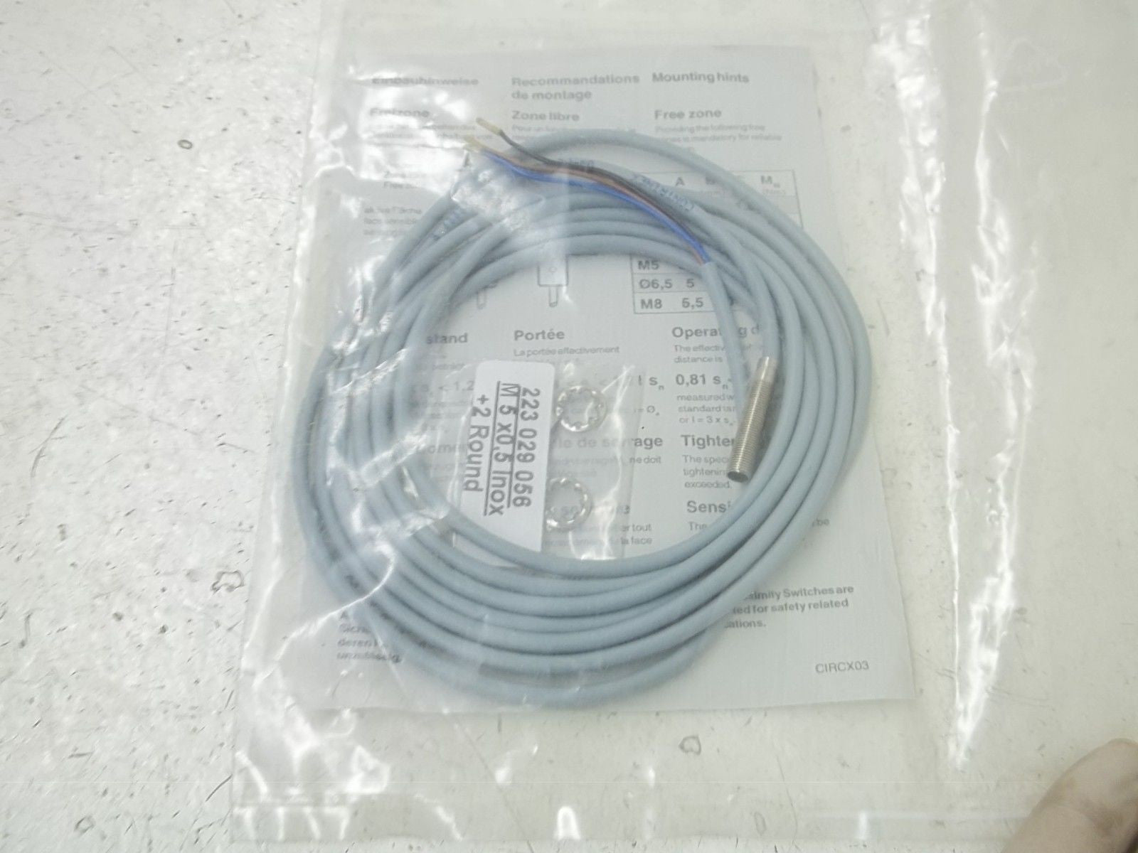 CONTRINEX DW-AD-401-M5 INDUCTIVE SENSOR *NEW IN FACTORY BAG*