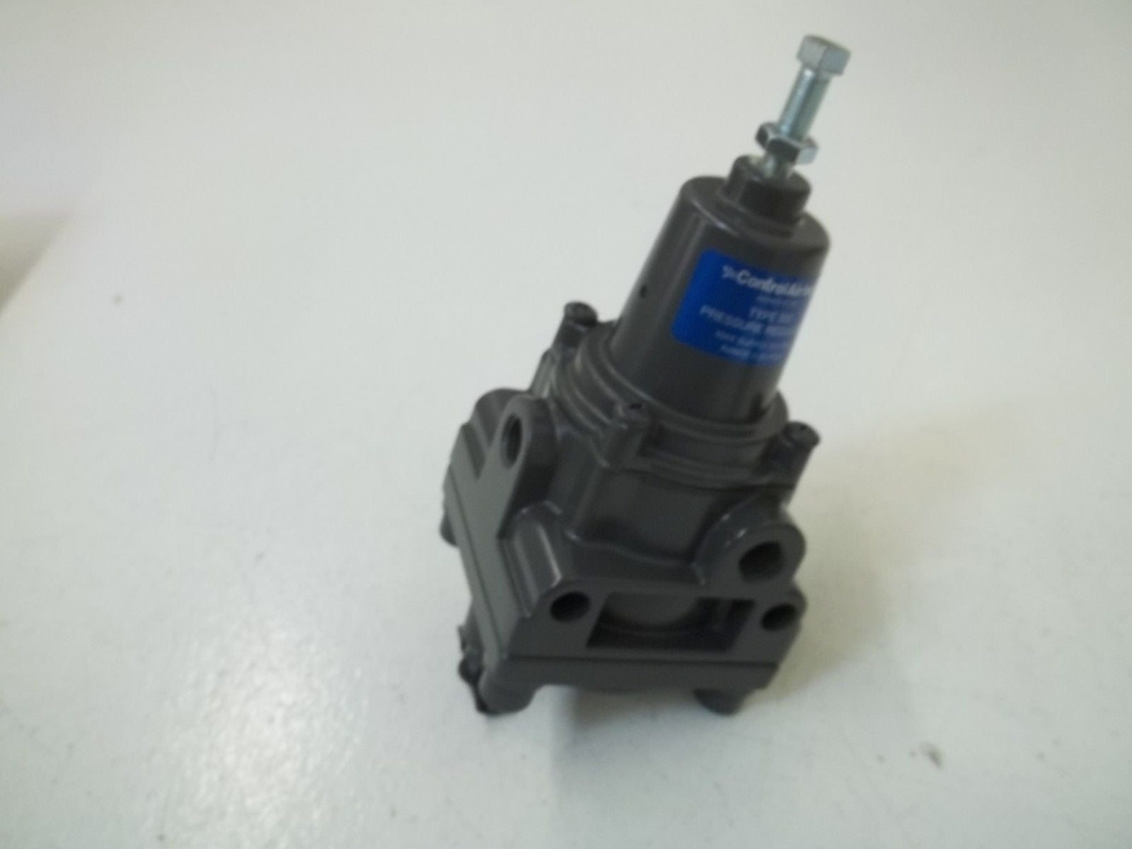 CONTROL AIR INC. 300-BB 1/4"NPT PRESSURE REGULATOR *NEW IN BOX*