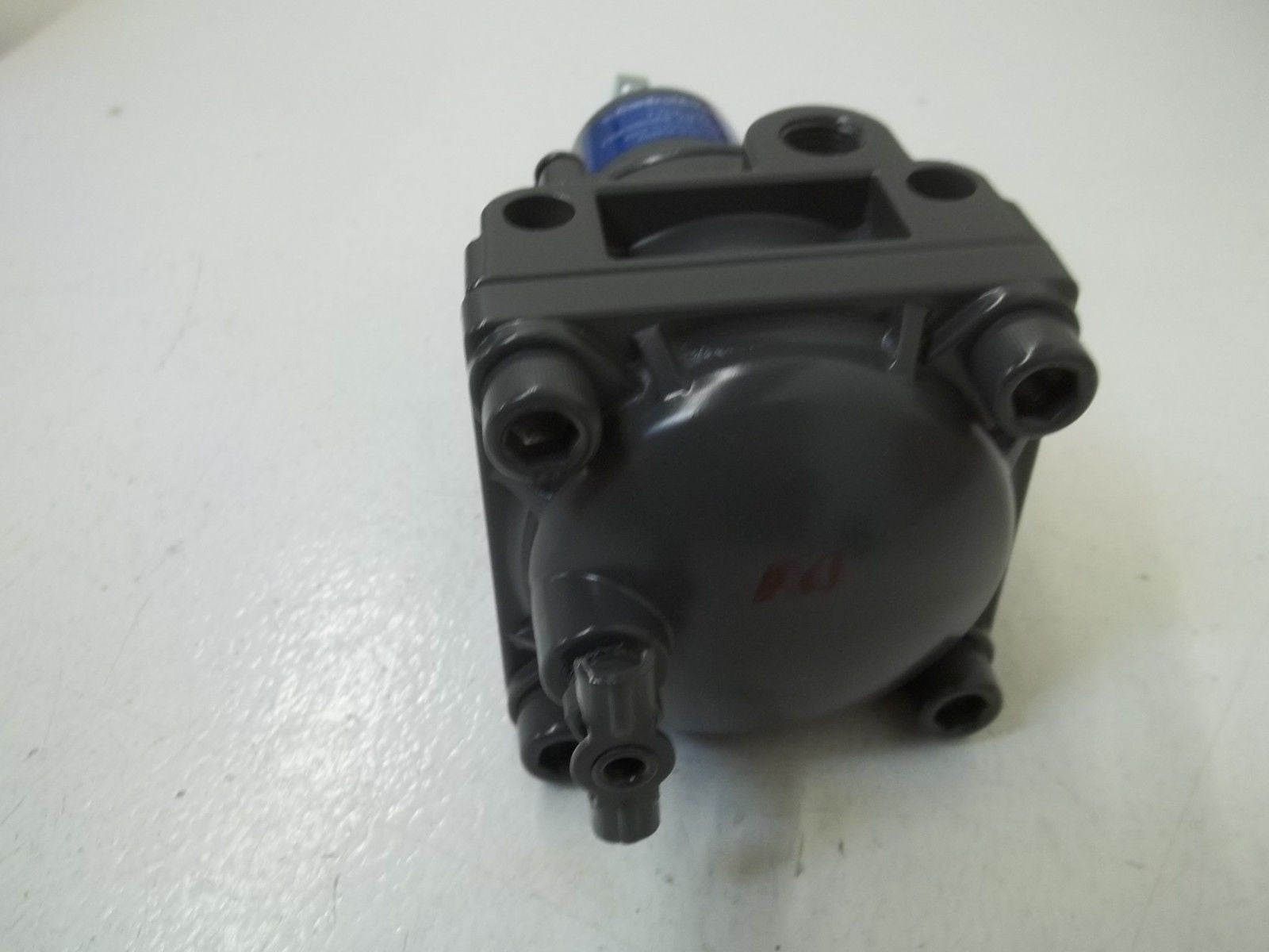 CONTROL AIR INC. 300-BB 1/4"NPT PRESSURE REGULATOR *NEW IN BOX*