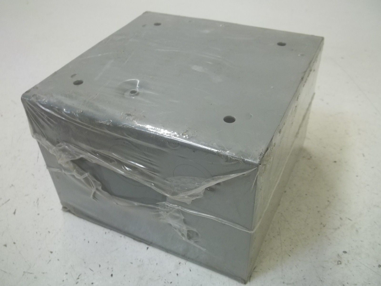 COOPER 664 SC SCREW COVER JUNCTION BOX *NEW IN FACTORY BAG*