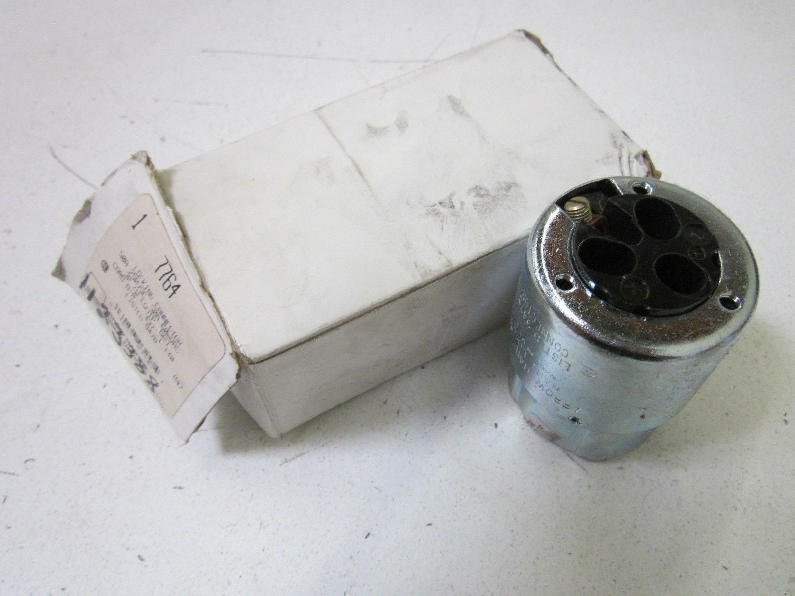 COOPER 7764 LOCKING CONNECTOR *USED*