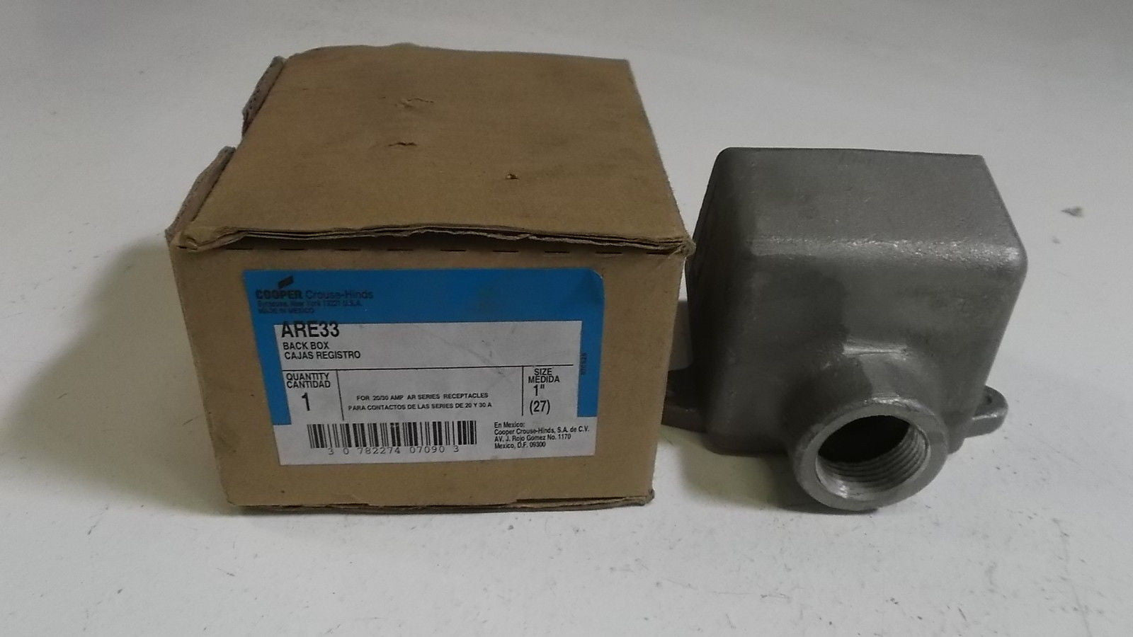 COOPER ARE33 BACK BOX RECEPTACLE HOUSING 1IN HUB *NEW IN BOX*
